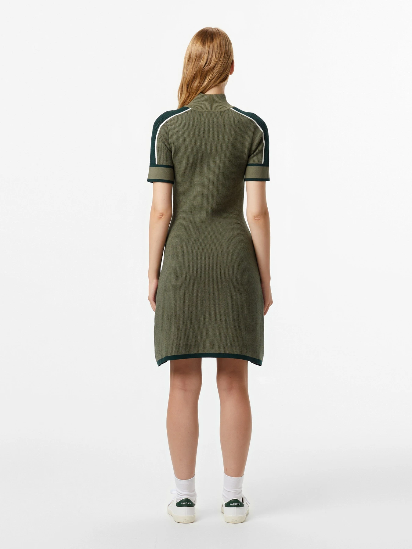 Сукні Lacoste модель EF2609E9F Сукні Lacoste модель EF2609E9F Фото