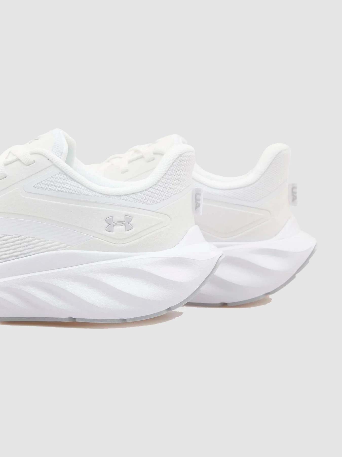 Кросівки Under Armour W Ascend-Wht модель 6009828-100 Фото