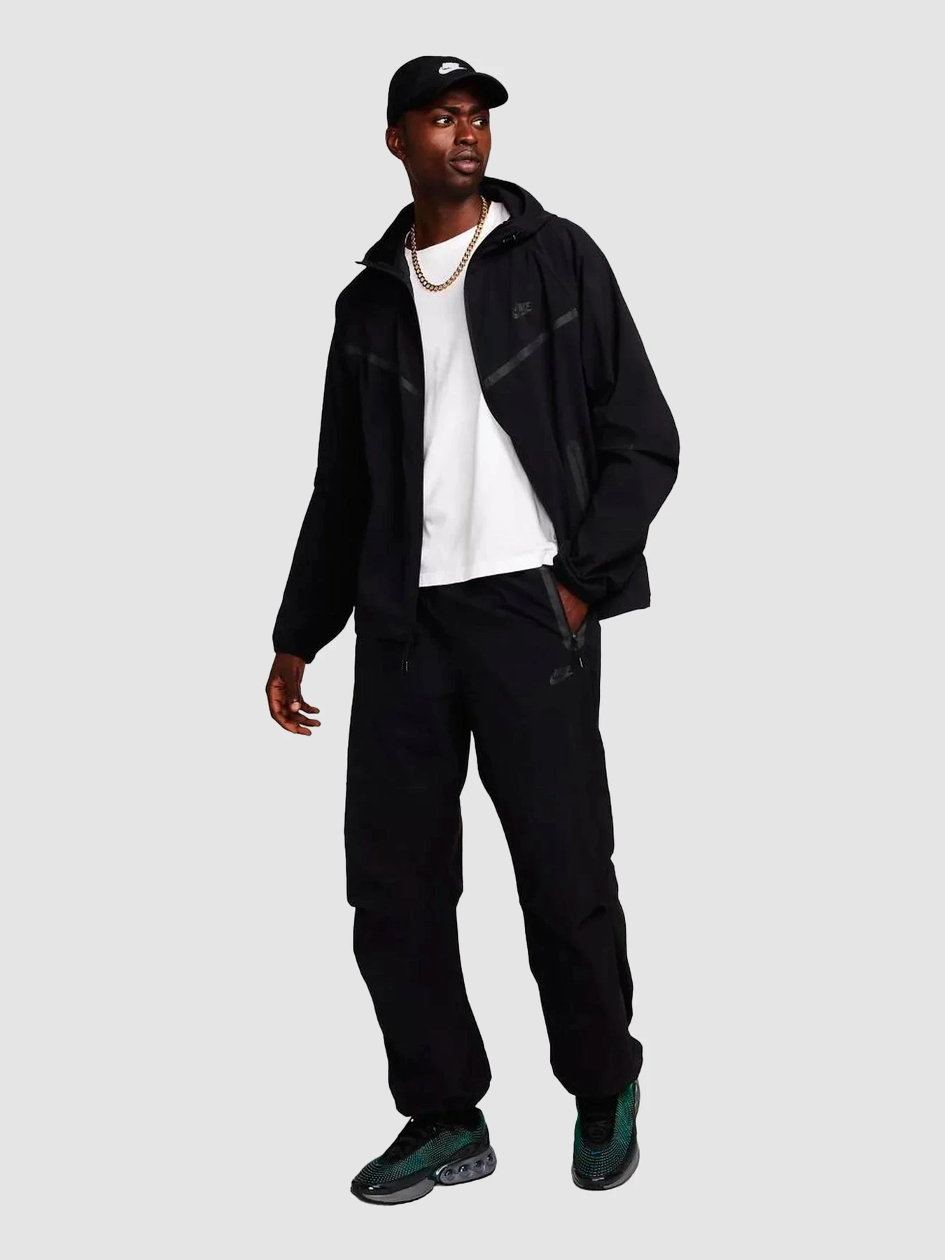 Брюки NIKE Tech Black модель HM7158-010 Фото