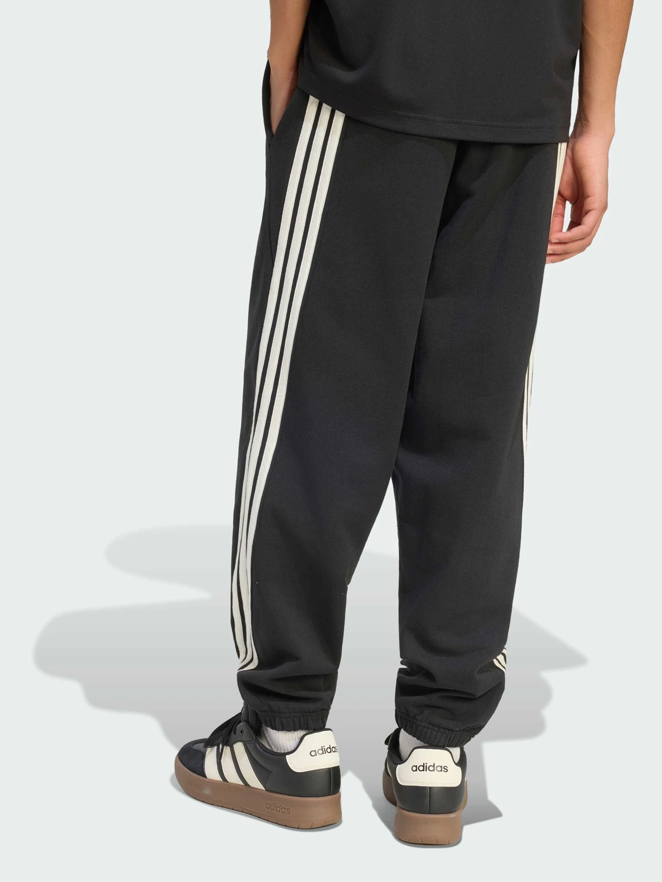 Штани Adidas 3 Stripes модель KW2359 Штани Adidas 3 Stripes модель KW2359 Фото