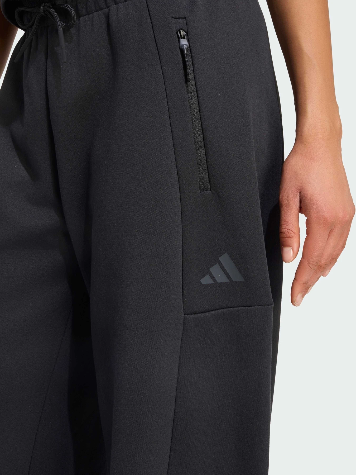 Штани Adidas ZNE модель KH0483 Штани Adidas ZNE модель KH0483 Фото