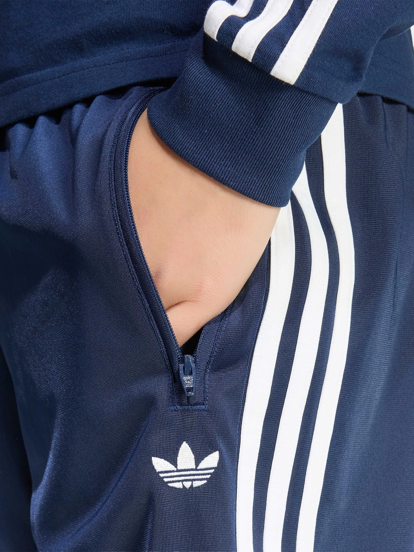 Шорты Adidas модель HZ6665 Фото