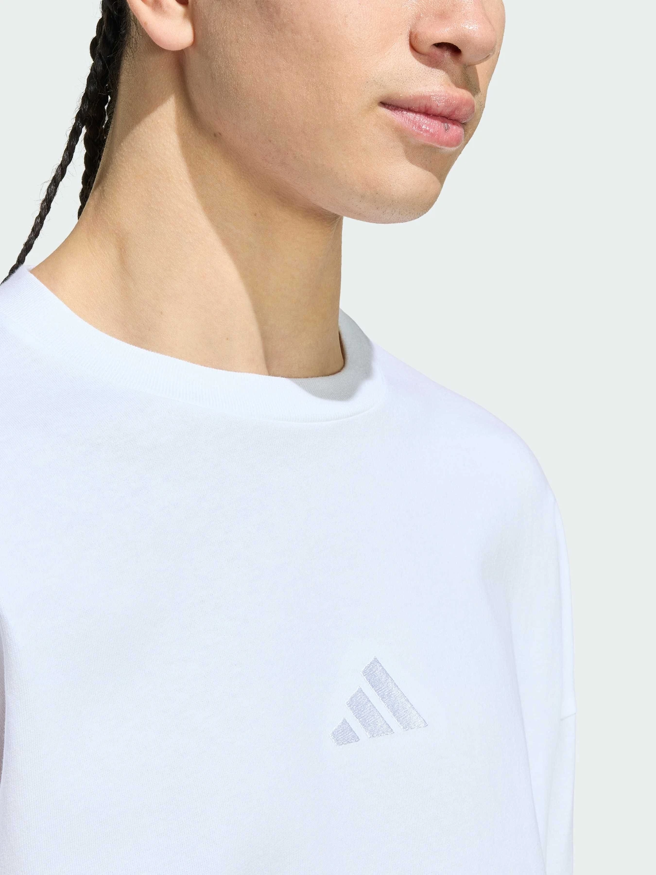 Худи и свитшоты Adidas модель HY7960 Худи и свитшоты Adidas модель HY7960 Фото