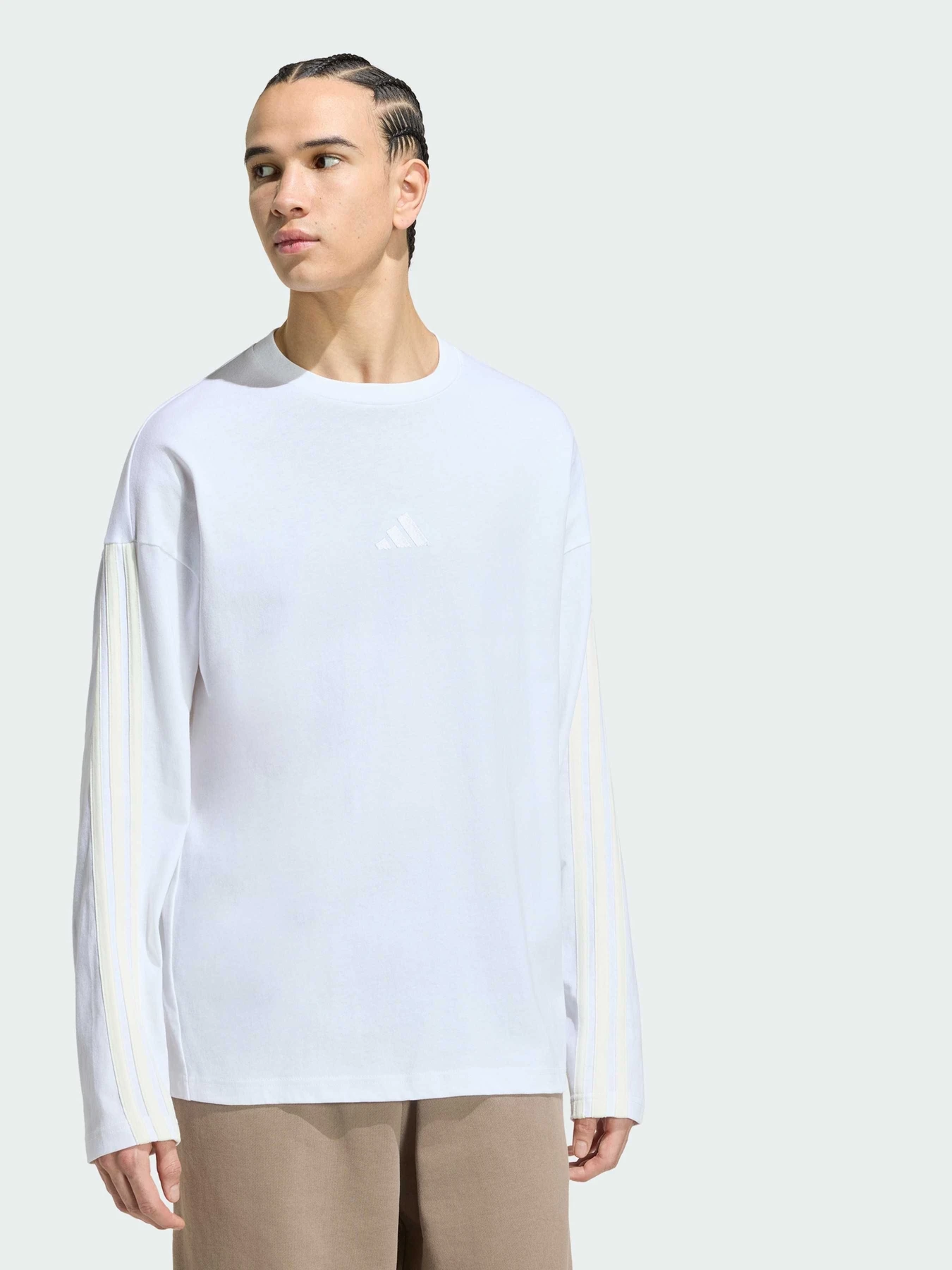 Худи и свитшоты Adidas модель HY7960 Худи и свитшоты Adidas модель HY7960 Фото