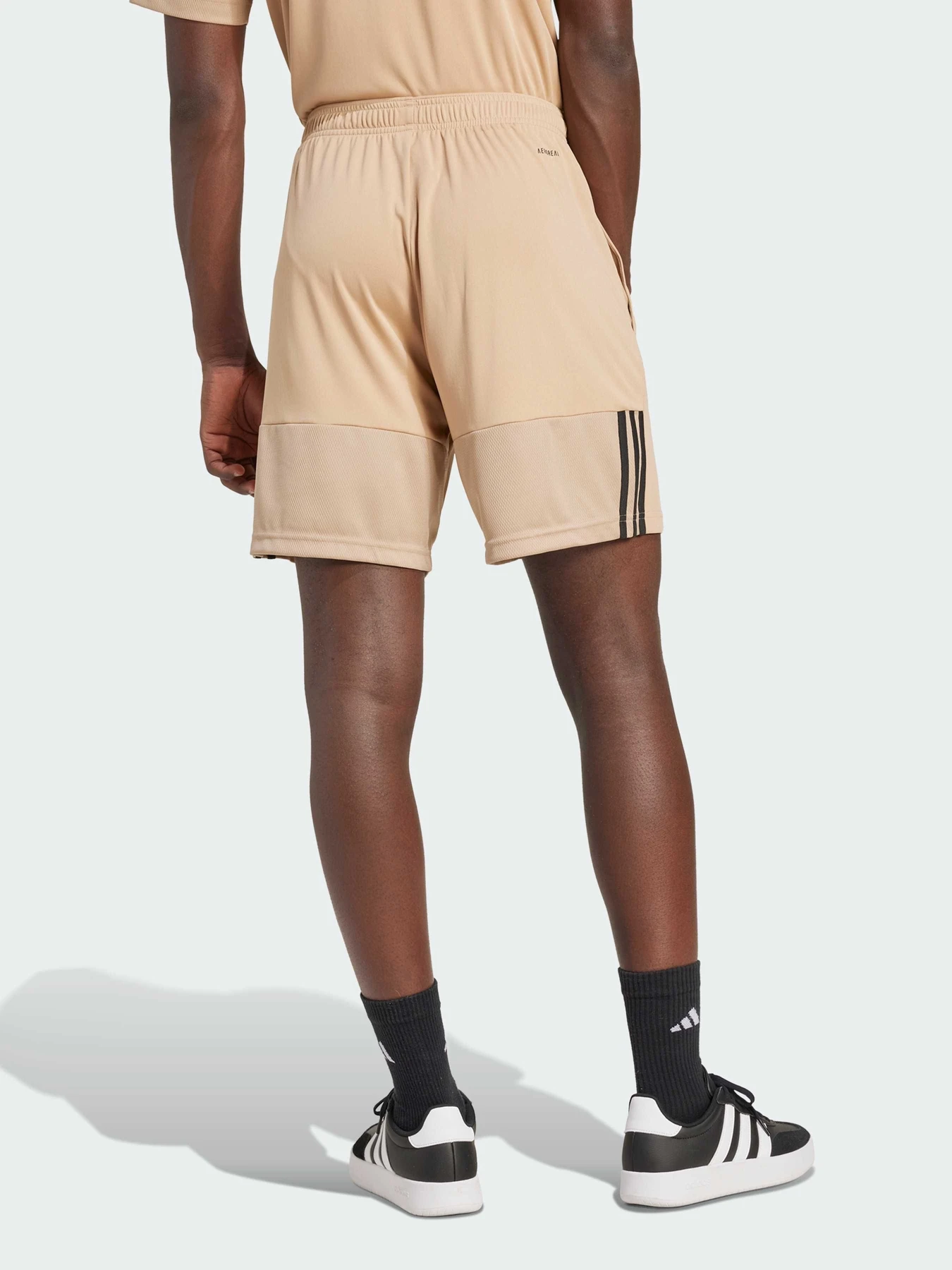 Шорты Adidas модель JW0227 Фото