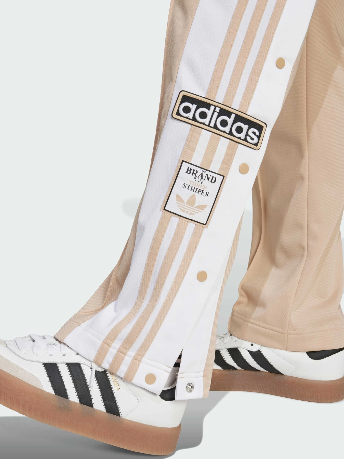 Брюки Adidas Adicolor модель IY2130 Брюки Adidas Adicolor модель IY2130 Фото