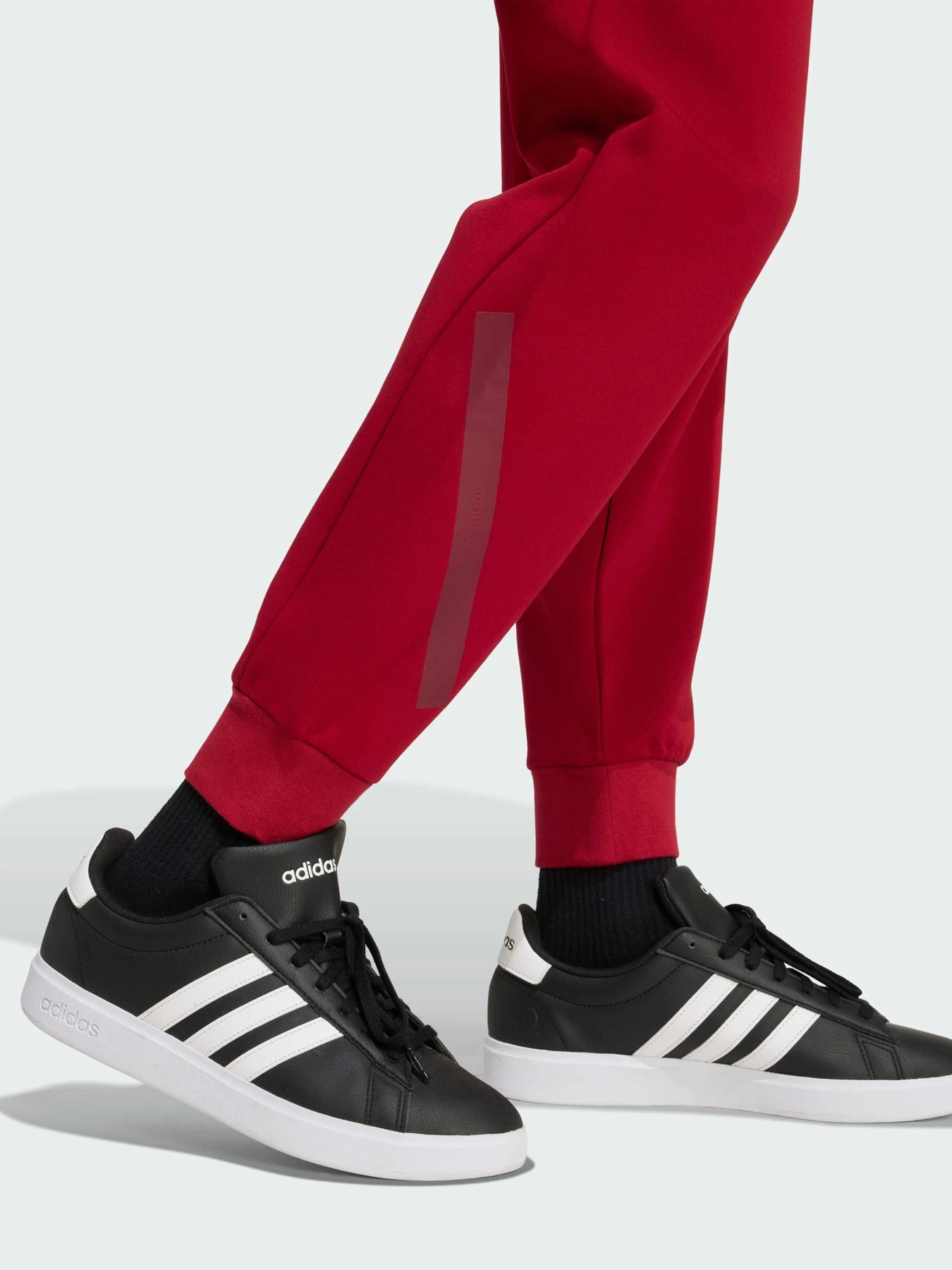 Штани Adidas ZNE модель KE4685 Штани Adidas ZNE модель KE4685 Фото