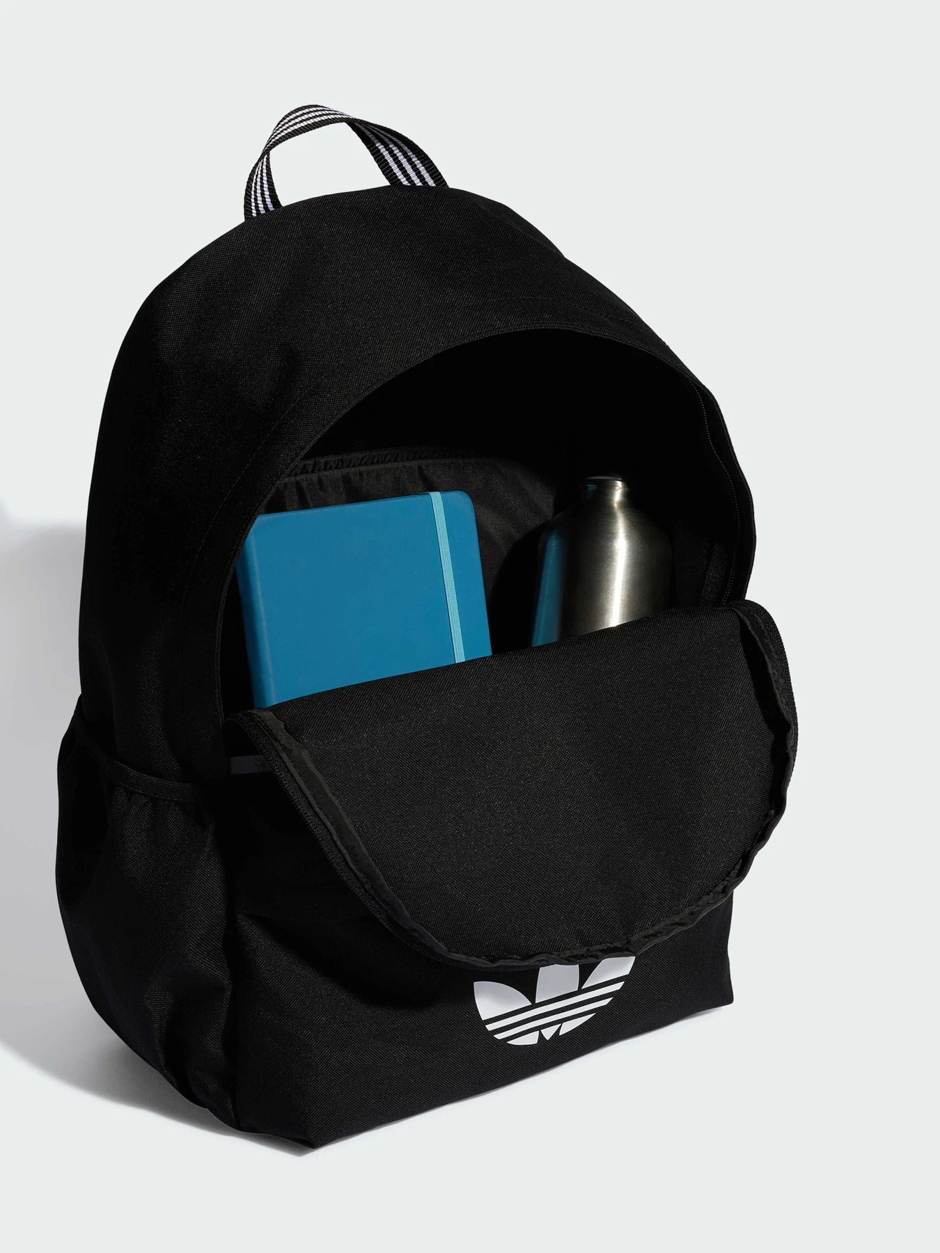Рюкзаки Adidas Adicolor модель KQ6385 Рюкзаки Adidas Adicolor модель KQ6385 Фото