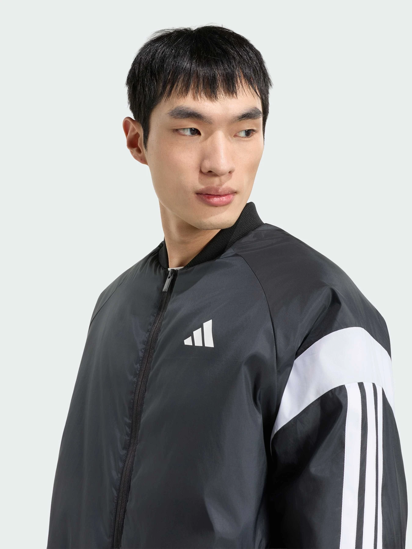 Куртки та дублянки Adidas модель KT1648 Фото