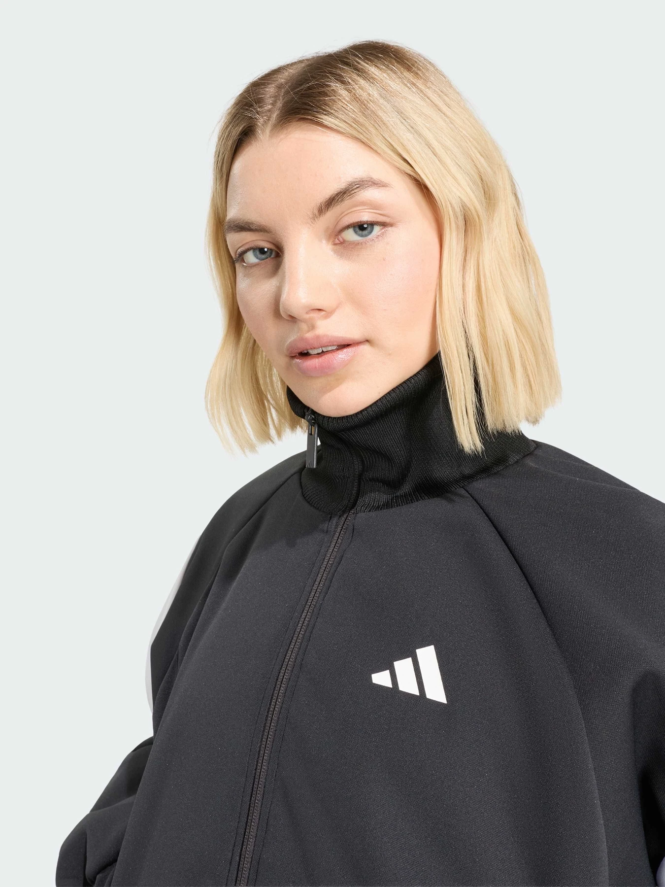 Куртки и дубленки Adidas модель KF2720 Куртки и дубленки Adidas модель KF2720 Фото