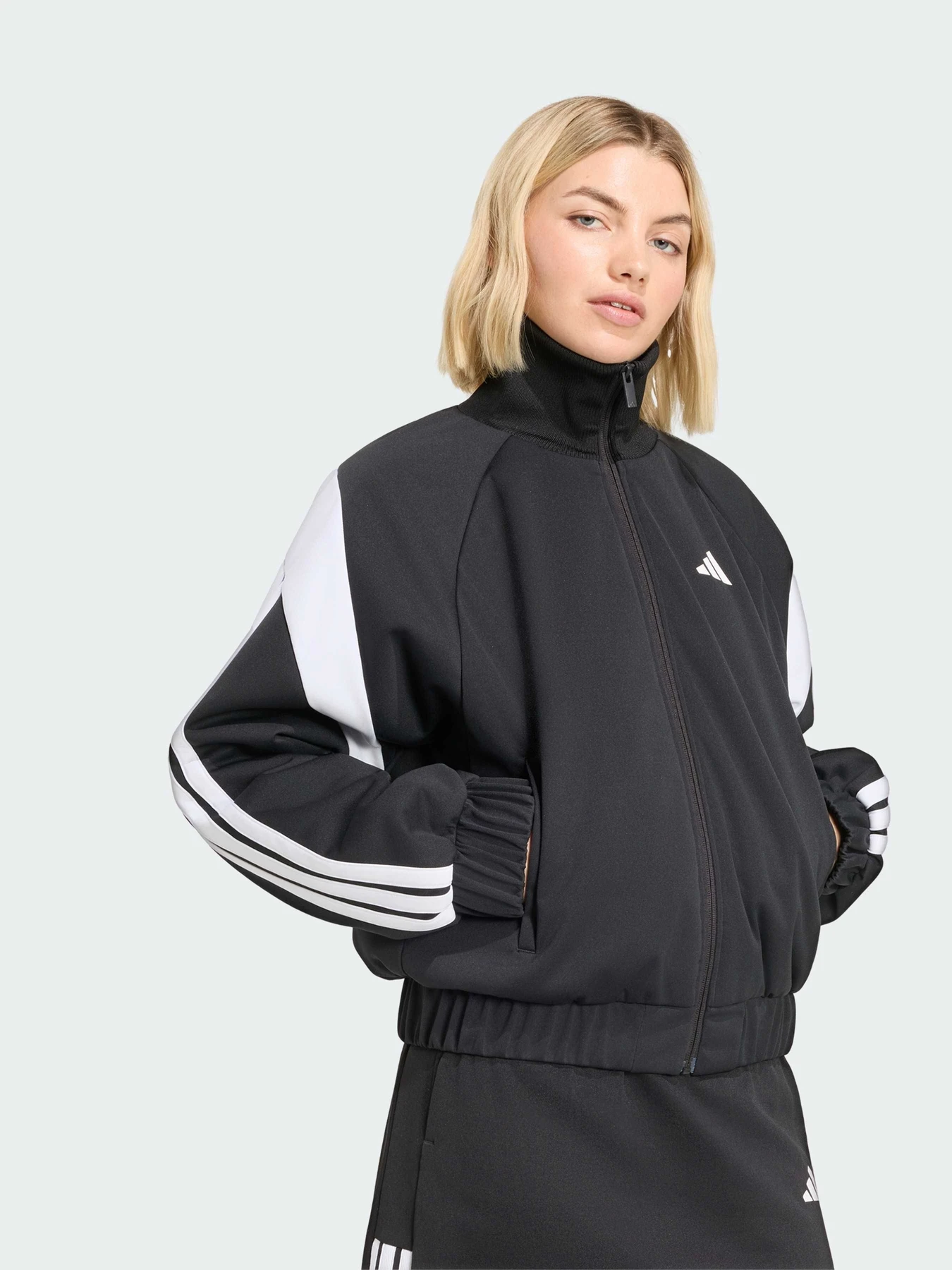 Куртки и дубленки Adidas модель KF2720 Куртки и дубленки Adidas модель KF2720 Фото