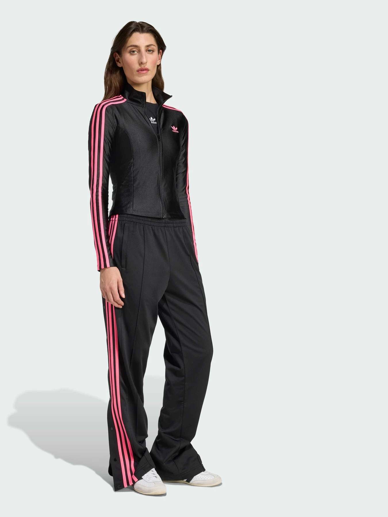 Брюки Adidas Adicolor модель JV7514 Брюки Adidas Adicolor модель JV7514 Фото
