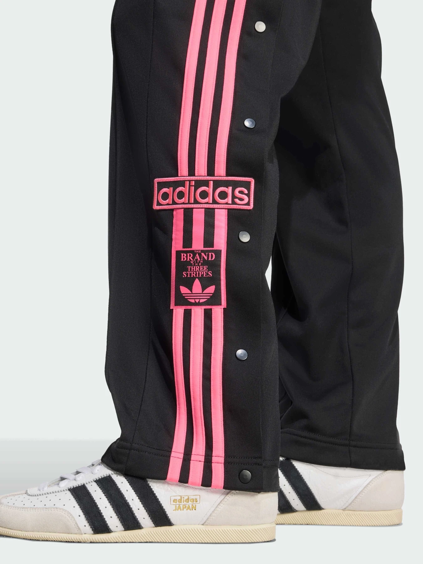 Брюки Adidas Adicolor модель JV7514 Брюки Adidas Adicolor модель JV7514 Фото