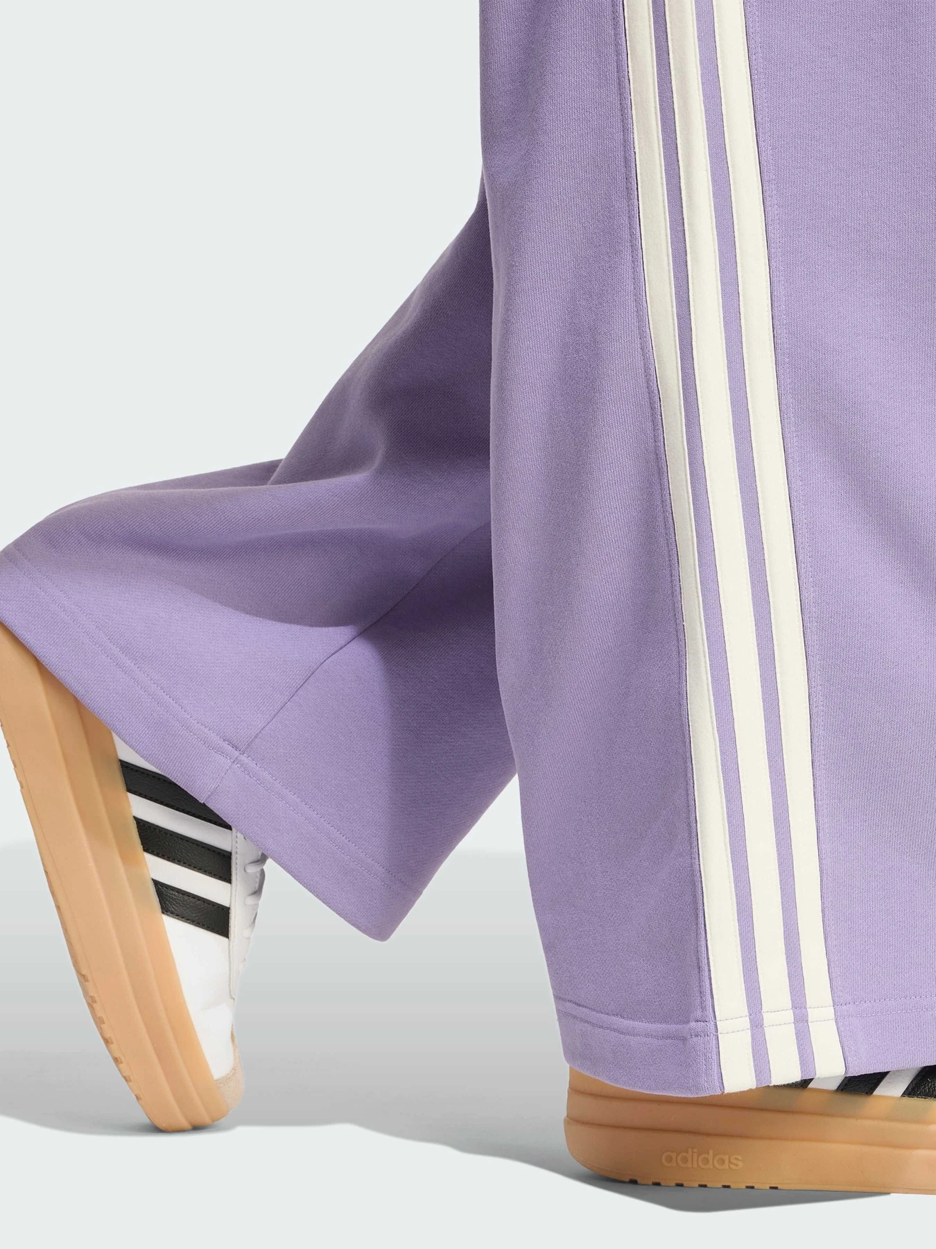 Штани Adidas 3 Stripes модель KV2236 Штани Adidas 3 Stripes модель KV2236 Фото