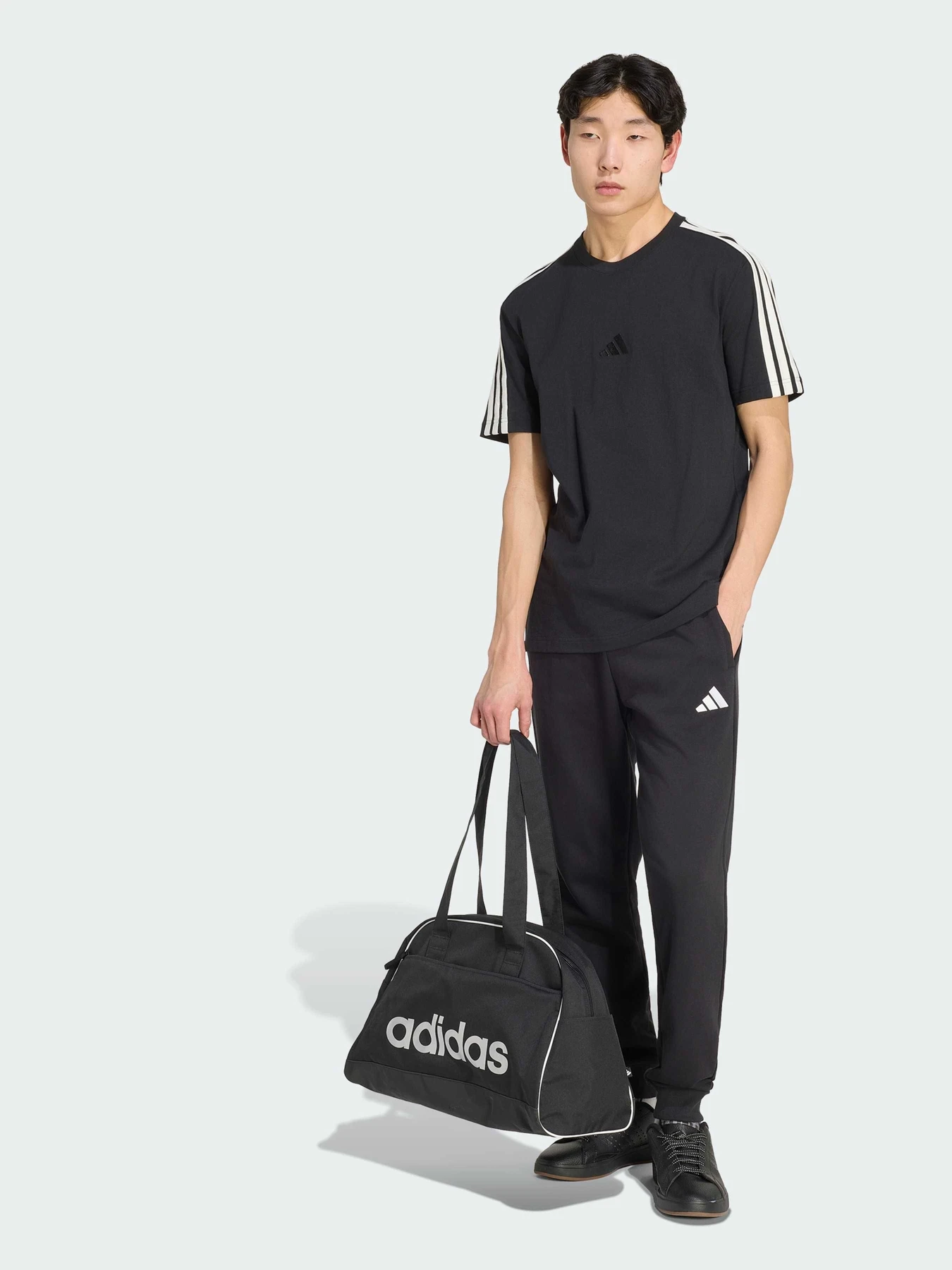 Футболки і поло Adidas 3 Stripes модель KZ0701 Футболки і поло Adidas 3 Stripes модель KZ0701 Фото