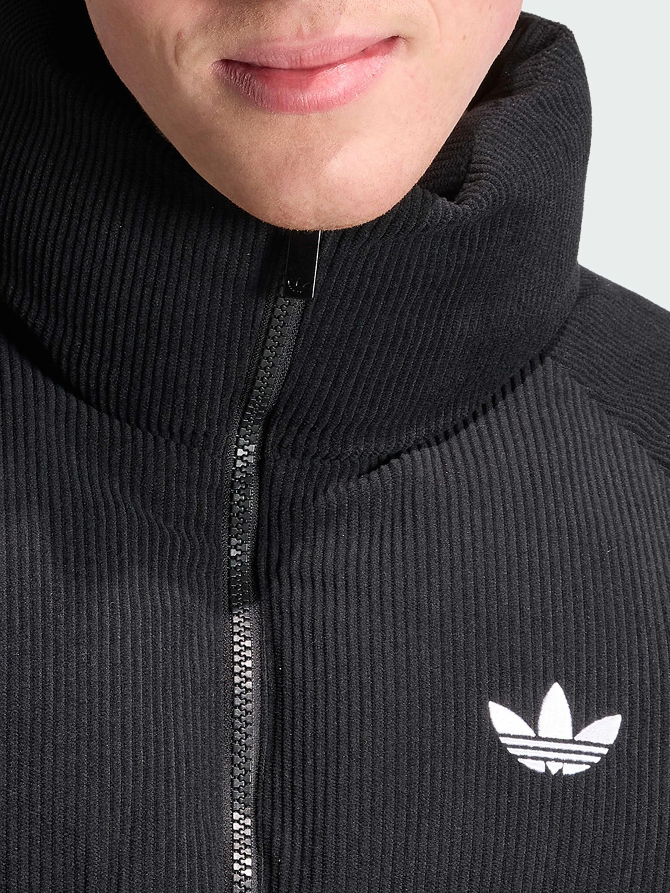Куртки и дубленки Adidas модель KR7209 Фото