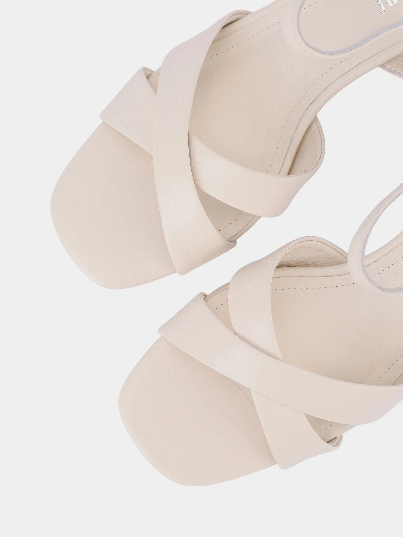 Босоножки Attizzare модель 26A02-1 Фото