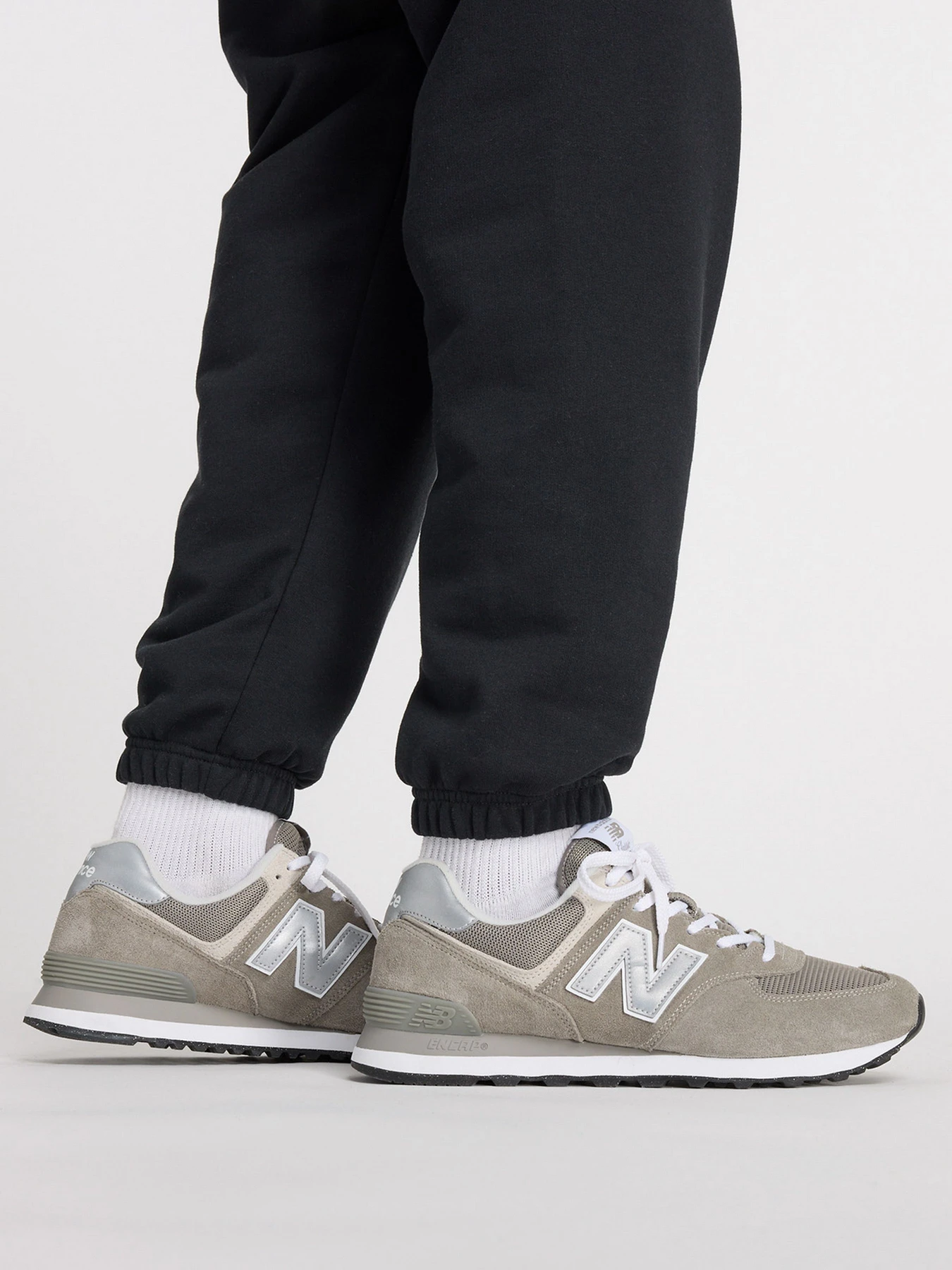 Брюки New Balance модель MP41519BK Брюки New Balance модель MP41519BK Фото