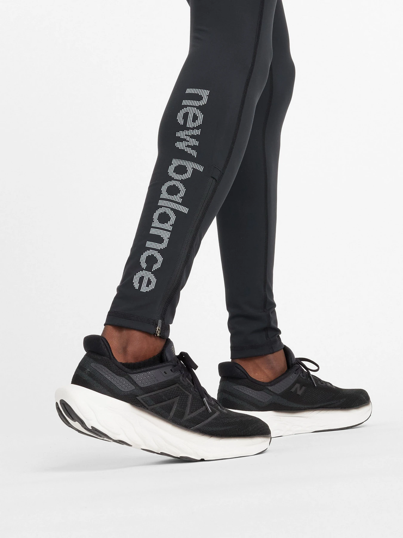 Брюки New Balance модель MP43238BK Фото