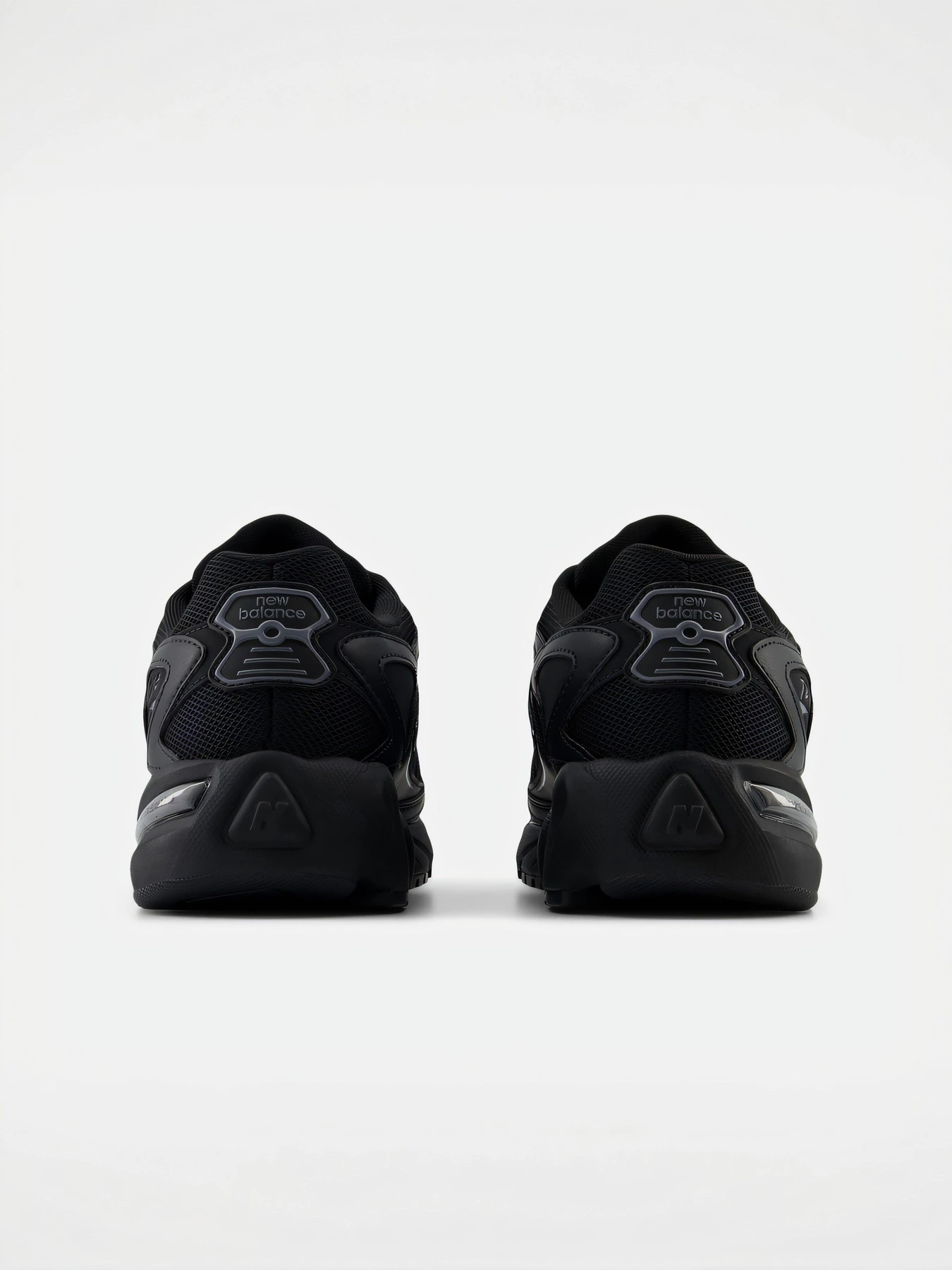 Кросівки New Balance модель ML725CB Фото