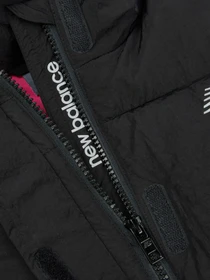 Куртки и дубленки New Balance Longline Puffa модель LAKG0024BK Фото