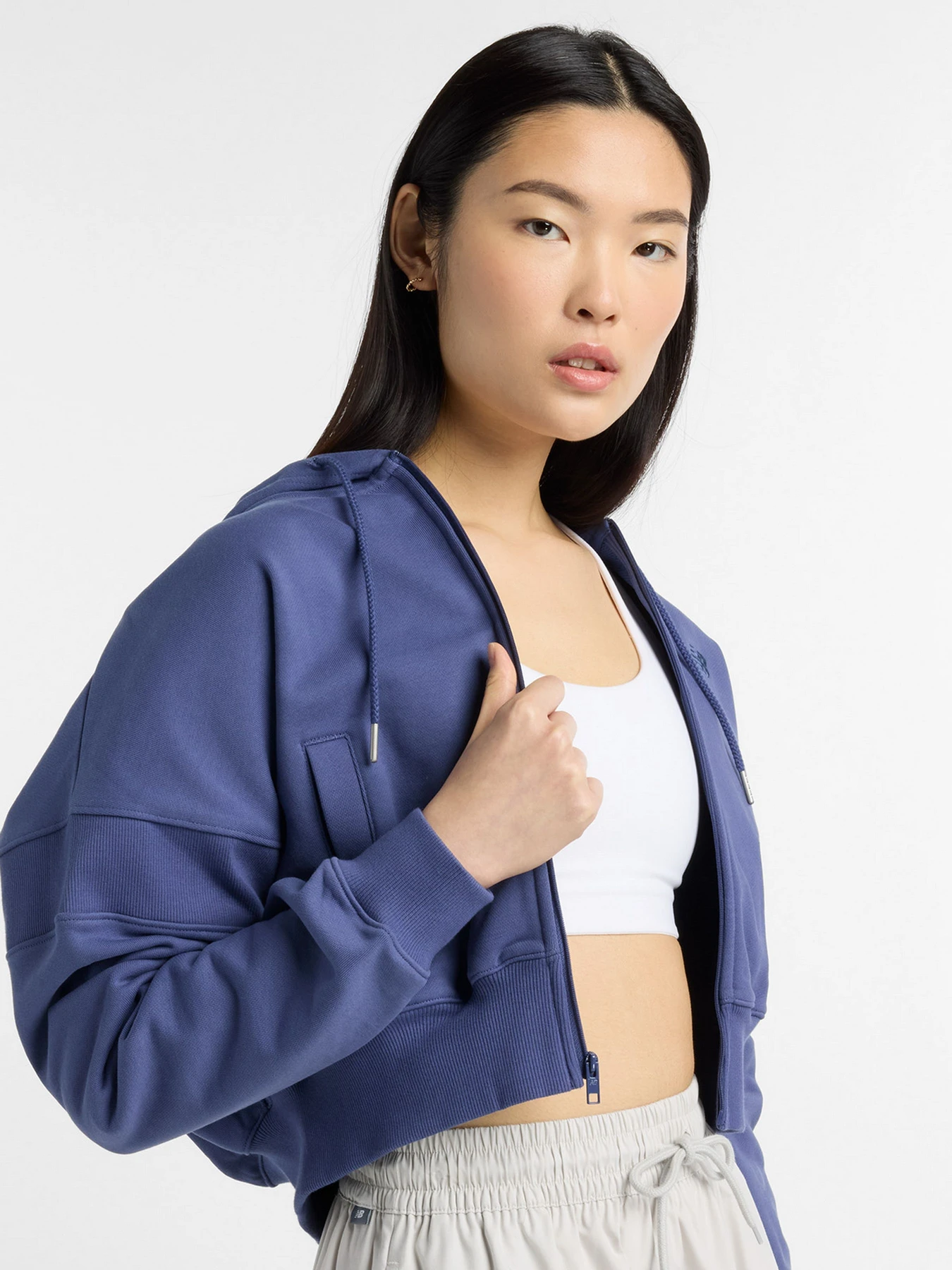 Худи и свитшоты New Balance модель WJ51506DRE Худи и свитшоты New Balance модель WJ51506DRE Фото