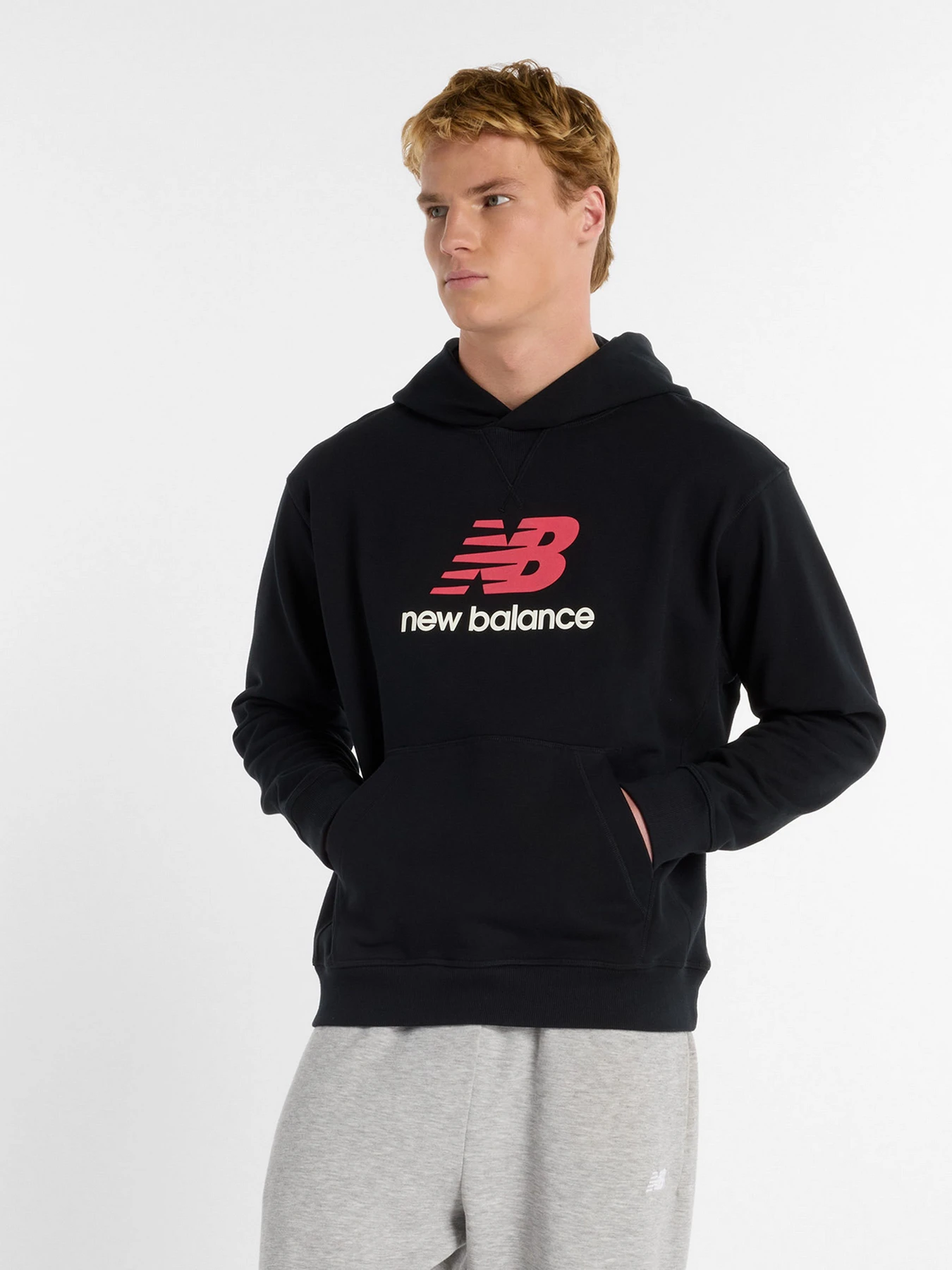 Худи и свитшоты New Balance модель MT51512BK Худи и свитшоты New Balance модель MT51512BK Фото