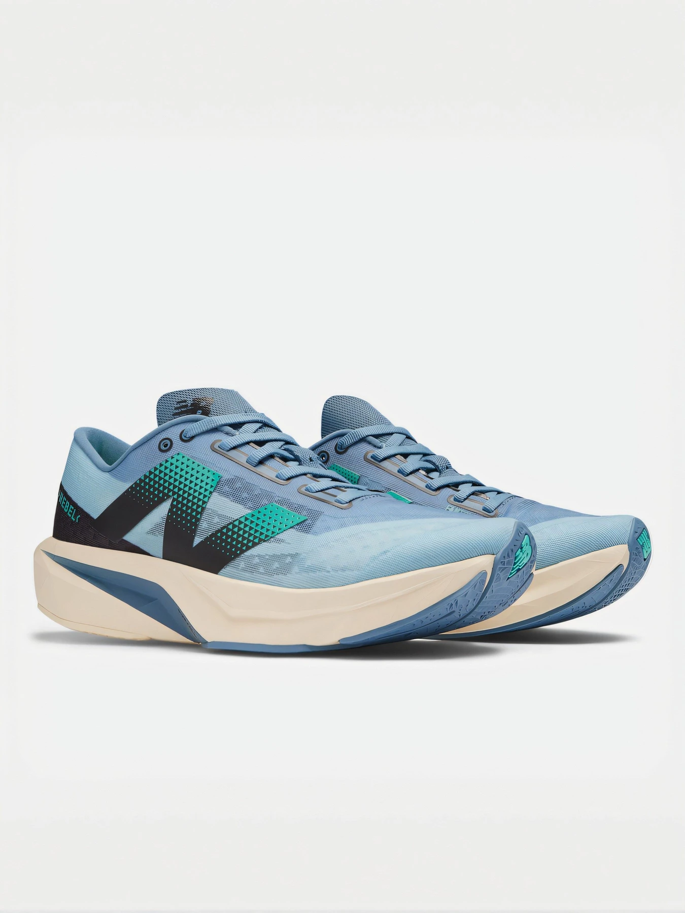 Кроссовки New Balance модель MFCXCH4 Кроссовки New Balance модель MFCXCH4 Фото
