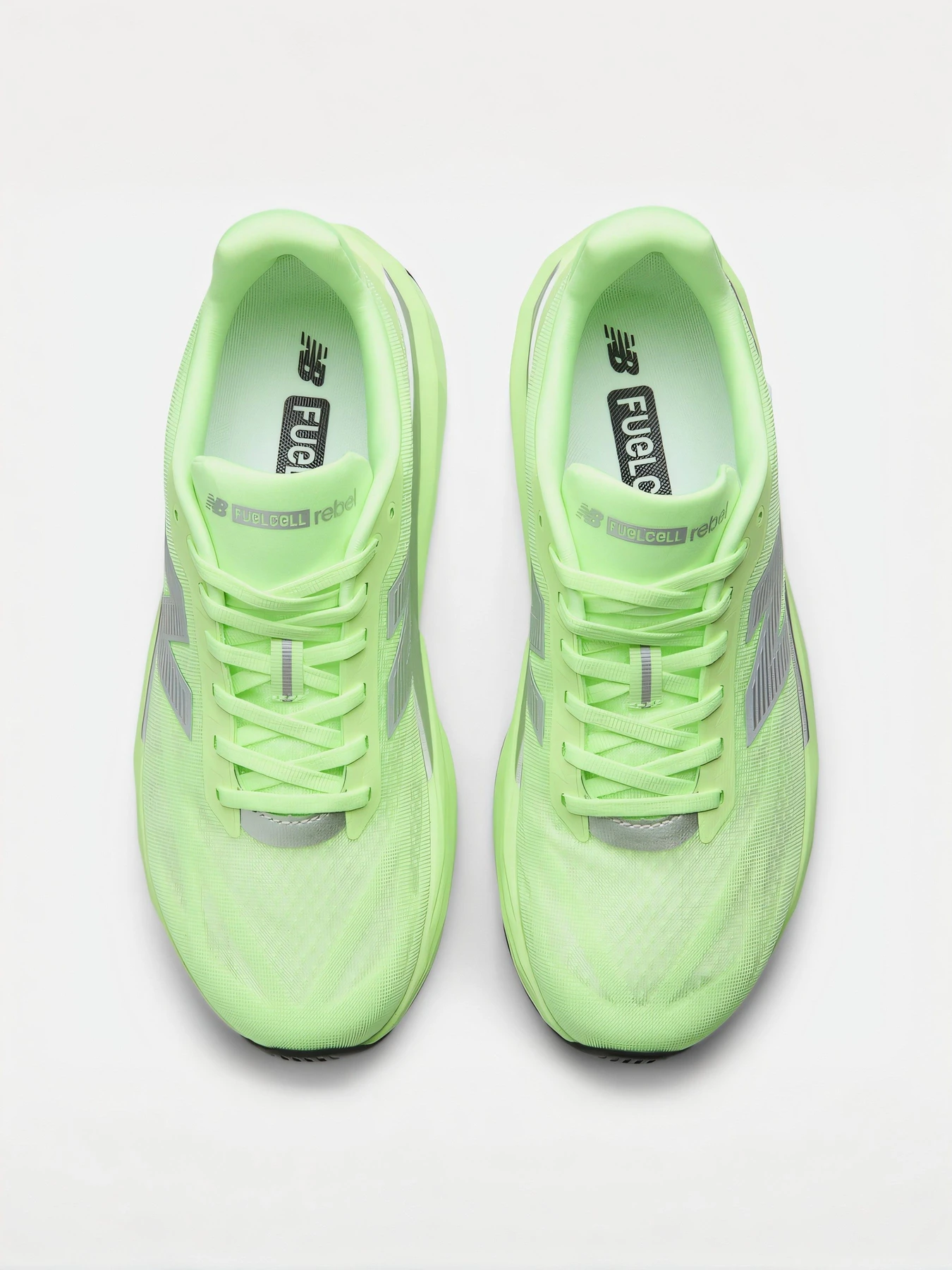 Кроссовки New Balance модель MFCXLZ5 Кроссовки New Balance модель MFCXLZ5 Фото