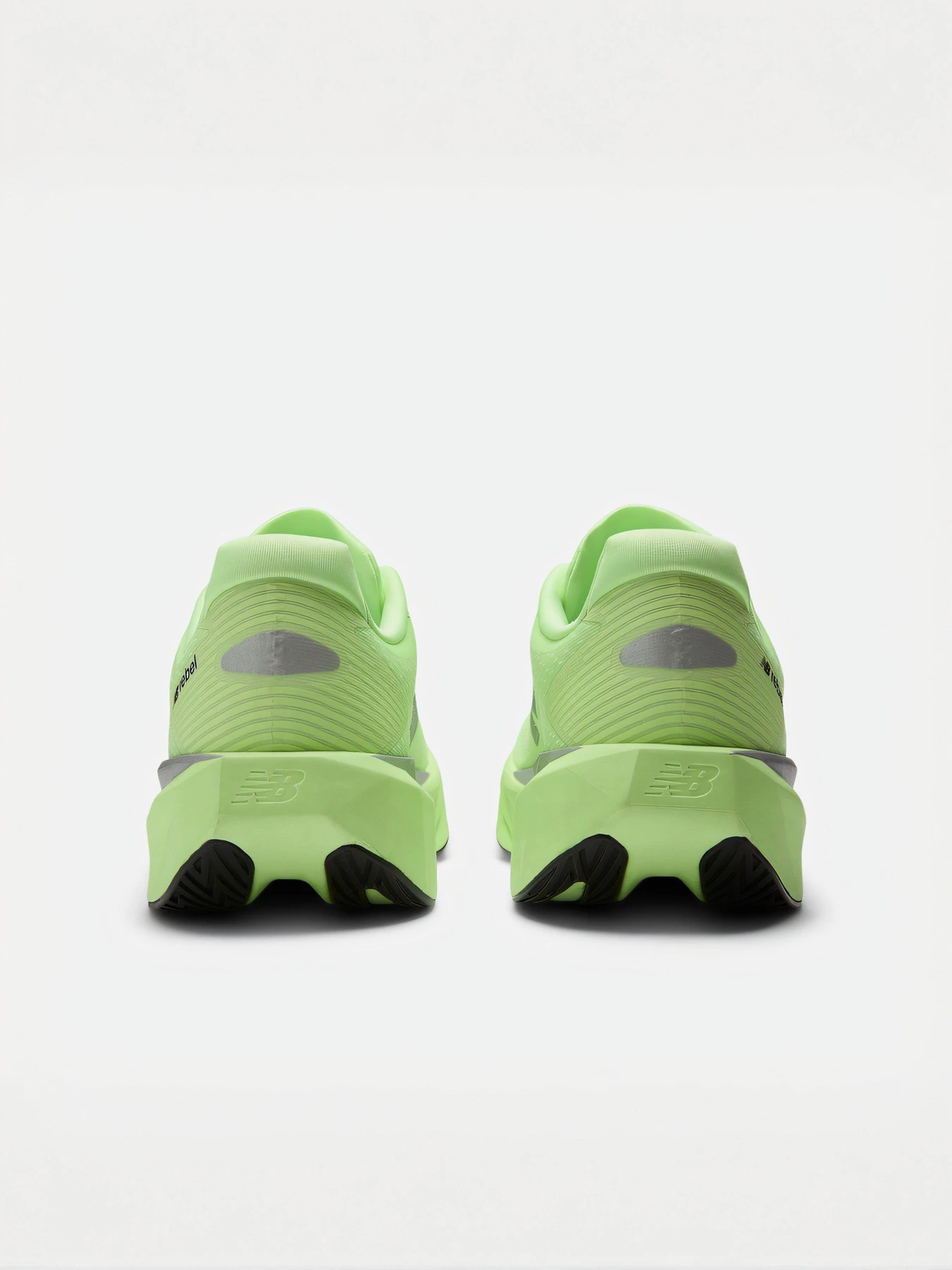 Кроссовки New Balance модель MFCXLZ5 Кроссовки New Balance модель MFCXLZ5 Фото