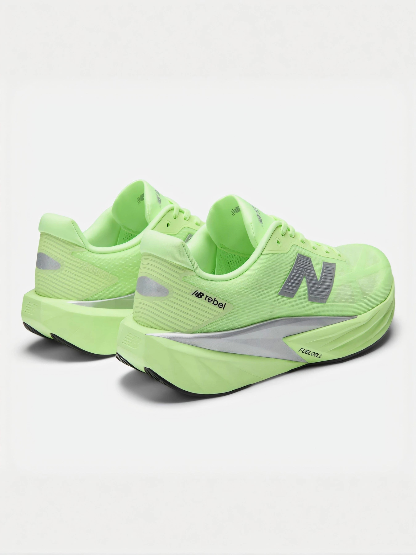 Кроссовки New Balance модель MFCXLZ5 Кроссовки New Balance модель MFCXLZ5 Фото