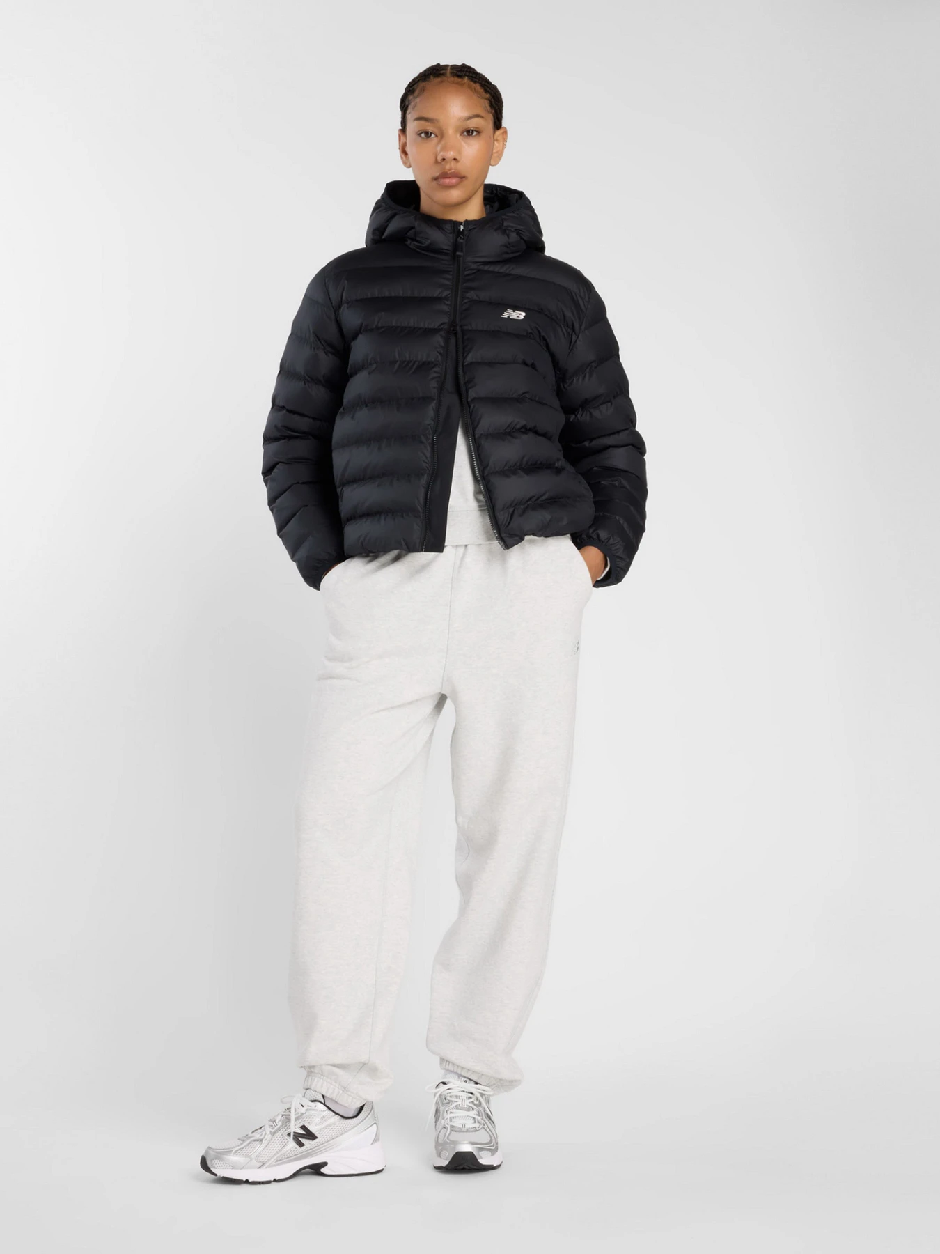 Куртки и дубленки New Balance модель WO53500BK Куртки и дубленки New Balance модель WO53500BK Фото
