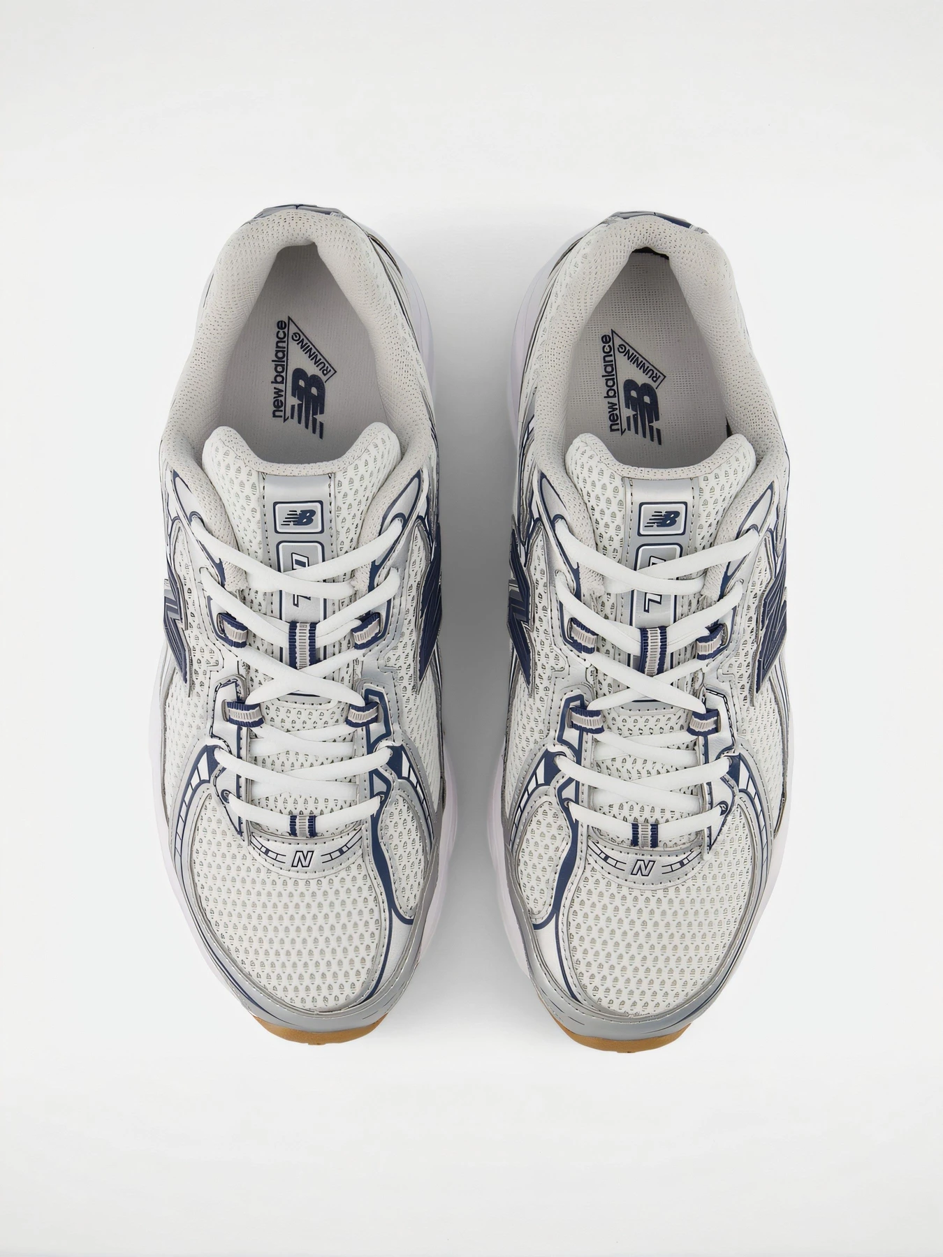 Кроссовки New Balance модель U740SN2 Кроссовки New Balance модель U740SN2 Фото