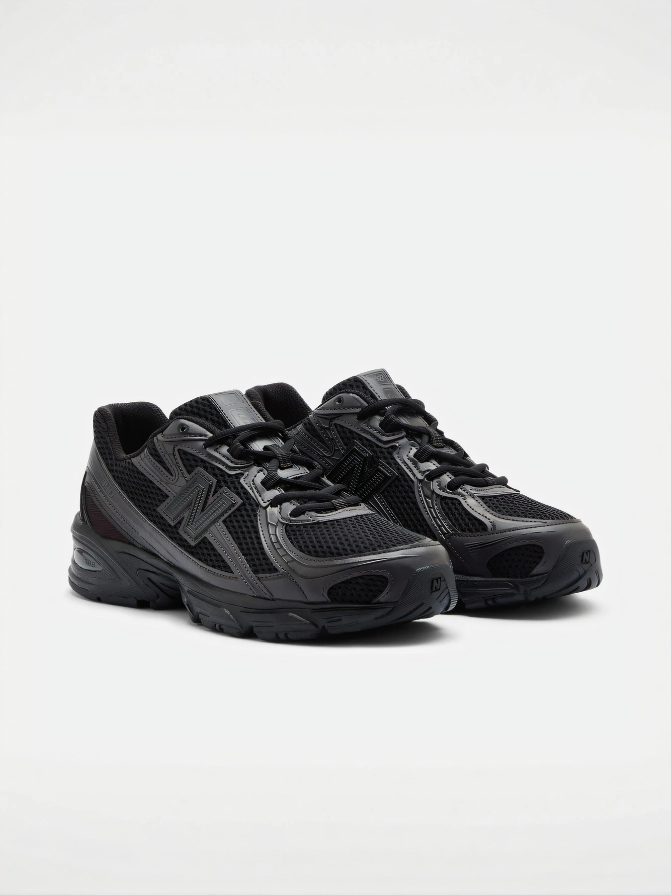 Кроссовки New Balance модель U740BO2 Кроссовки New Balance модель U740BO2 Фото