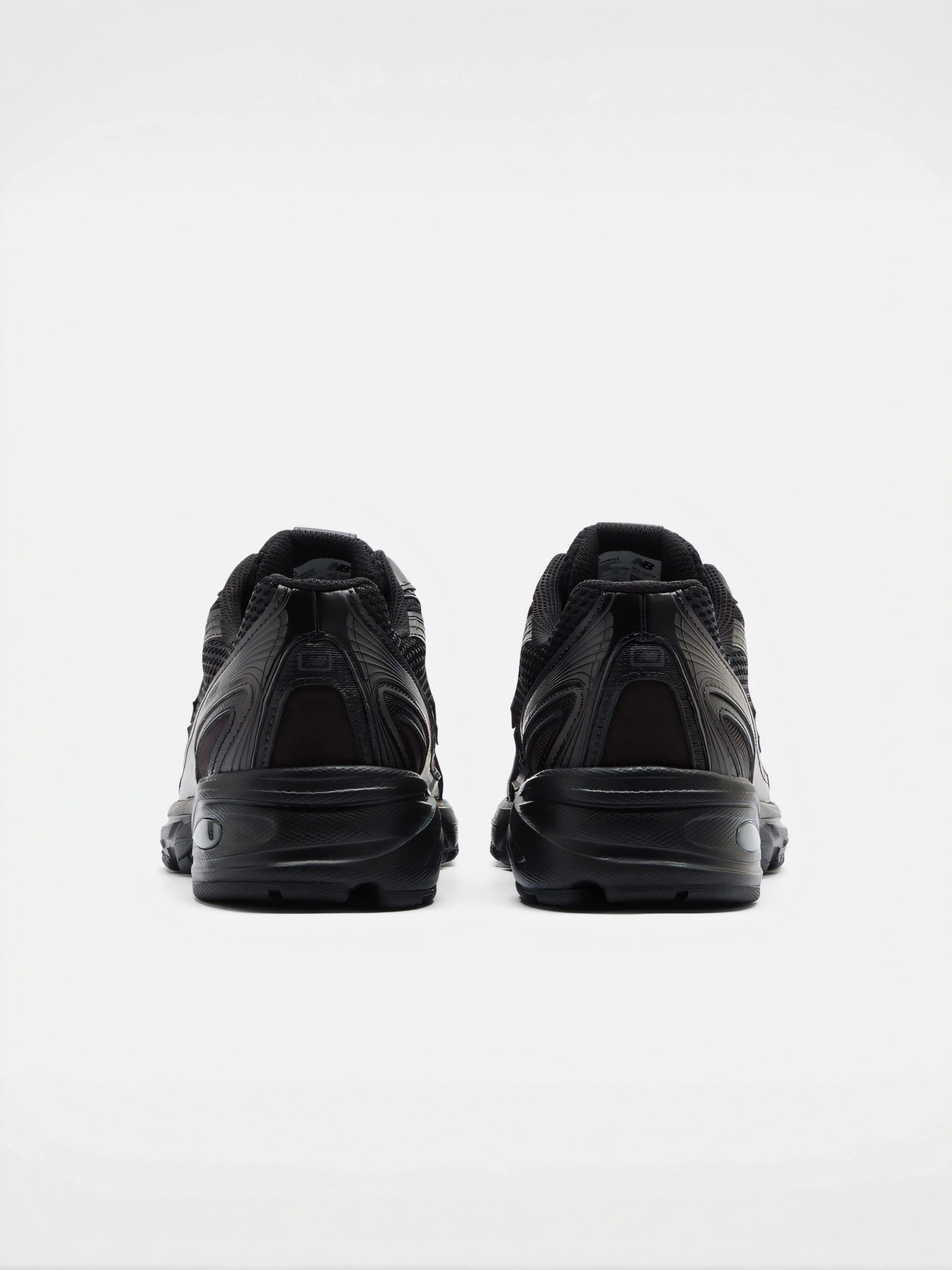 Кроссовки New Balance модель U740BO2 Кроссовки New Balance модель U740BO2 Фото