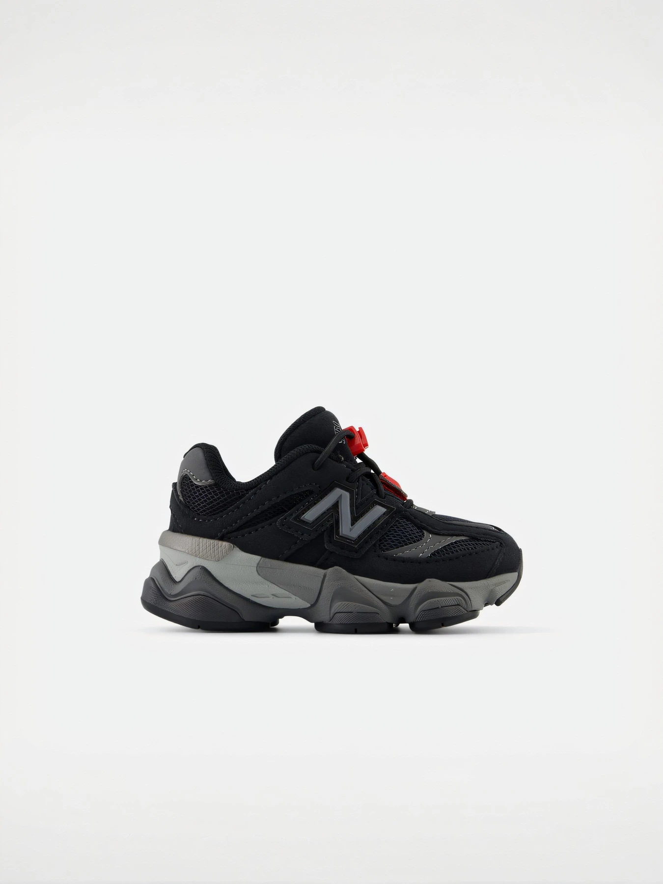 Кроссовки New Balance модель IV9060BK Кроссовки New Balance модель IV9060BK Фото