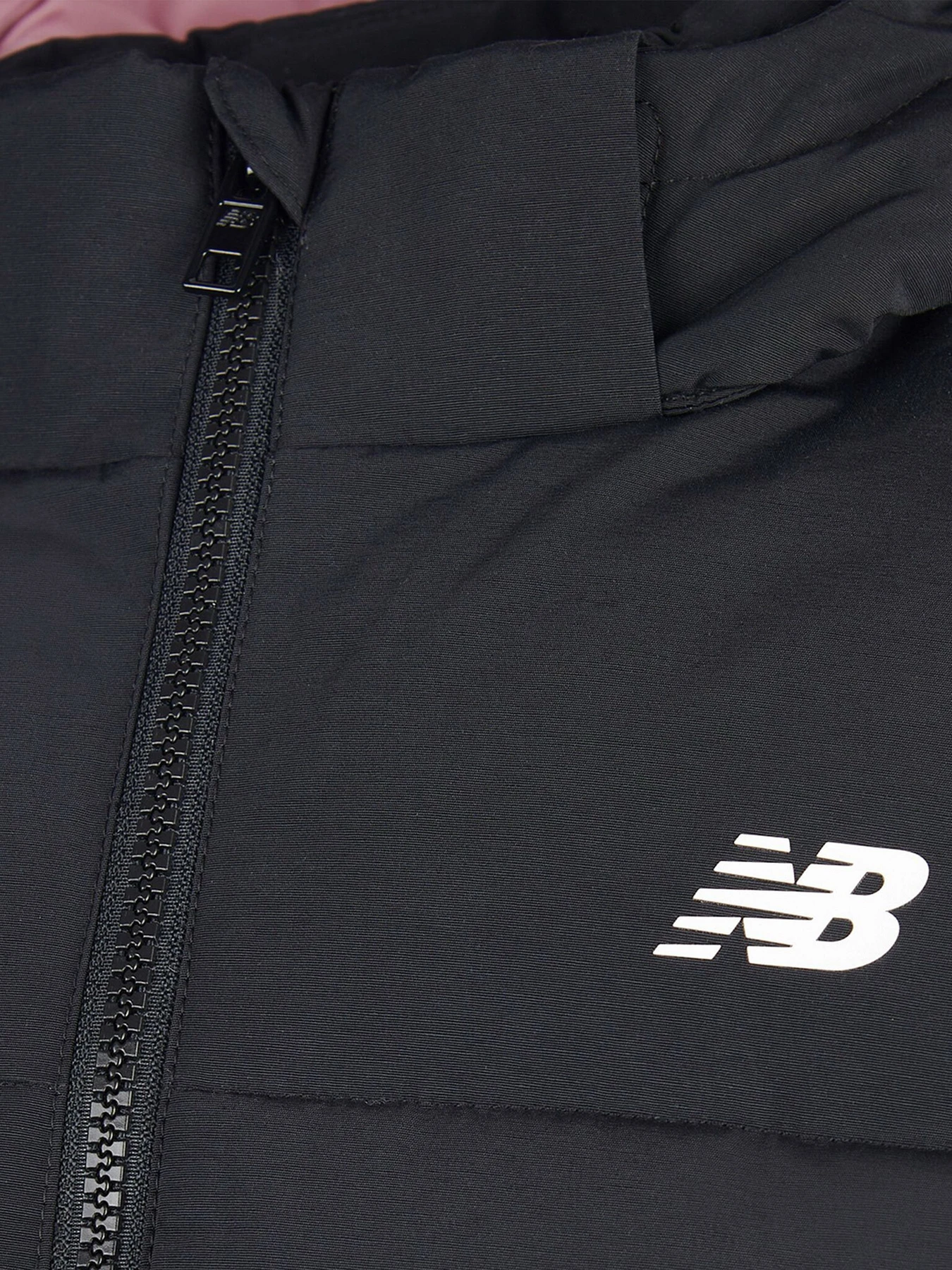 Куртки и дубленки New Balance WIDE BAFFLE PUFFER COAT модель LAKG0230BK Фото