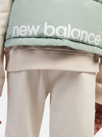 Куртки та дублянки New Balance WIDE BAFFLE SMALL LOGO модель LAKG0228MCN Фото