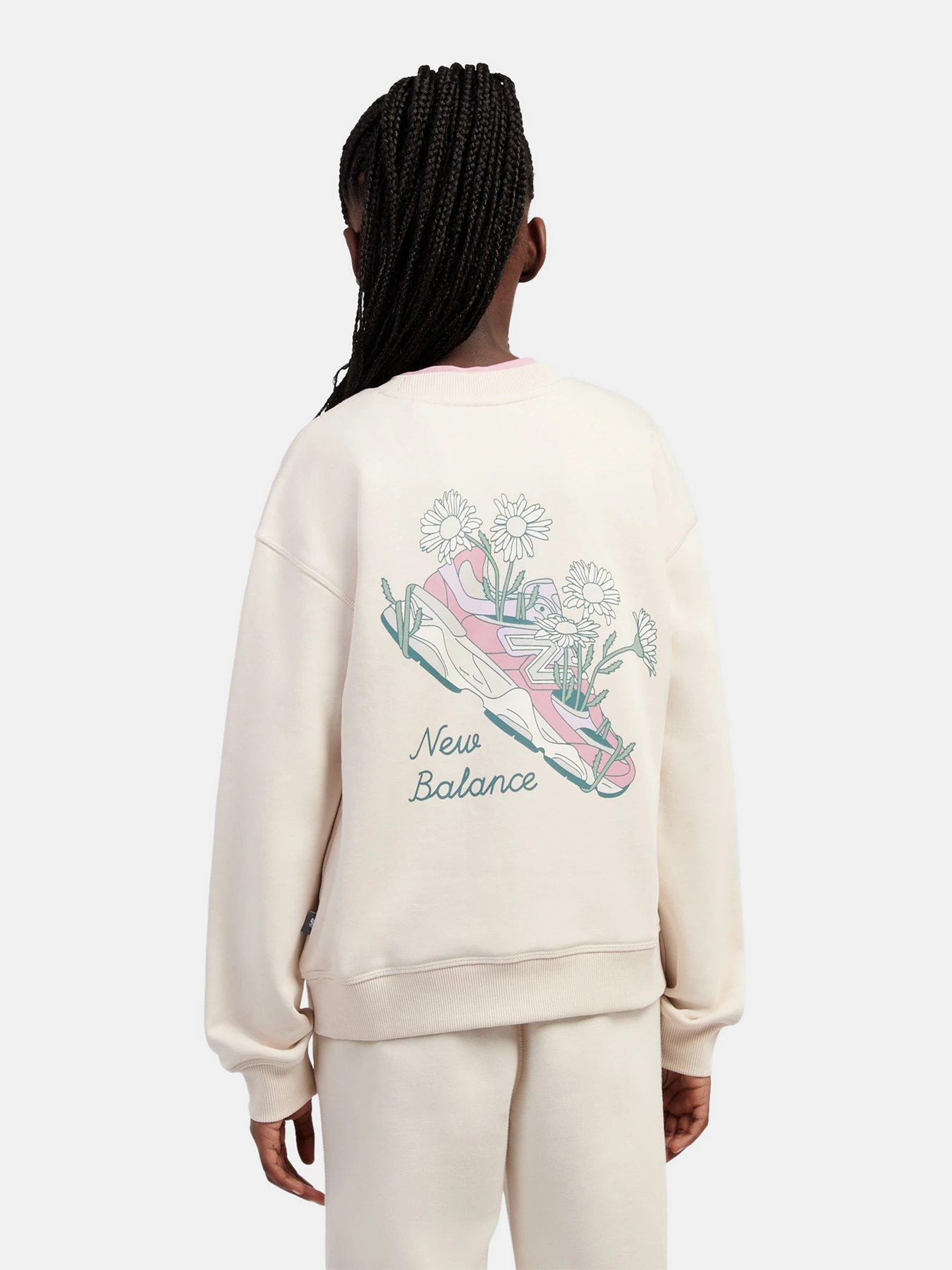 Худи и свитшоты New Balance Flower Shoe Graphic Crew модель LAKG0203BIS Худи и свитшоты New Balance Flower Shoe Graphic Crew модель LAKG0203BIS Фото