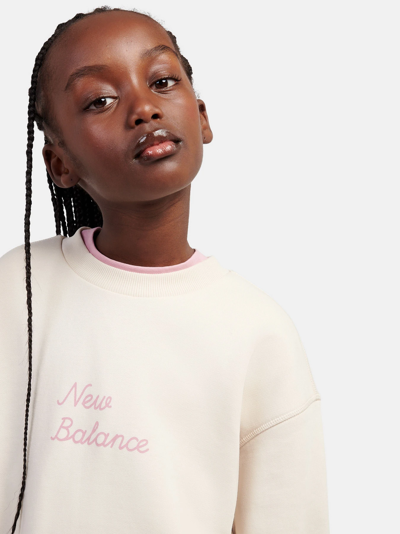 Худи и свитшоты New Balance Flower Shoe Graphic Crew модель LAKG0203BIS Худи и свитшоты New Balance Flower Shoe Graphic Crew модель LAKG0203BIS Фото