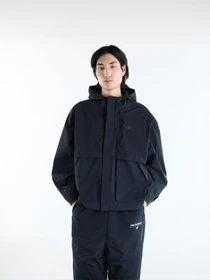 Куртки и дубленки New Balance модель MJ61W92NBK Фото