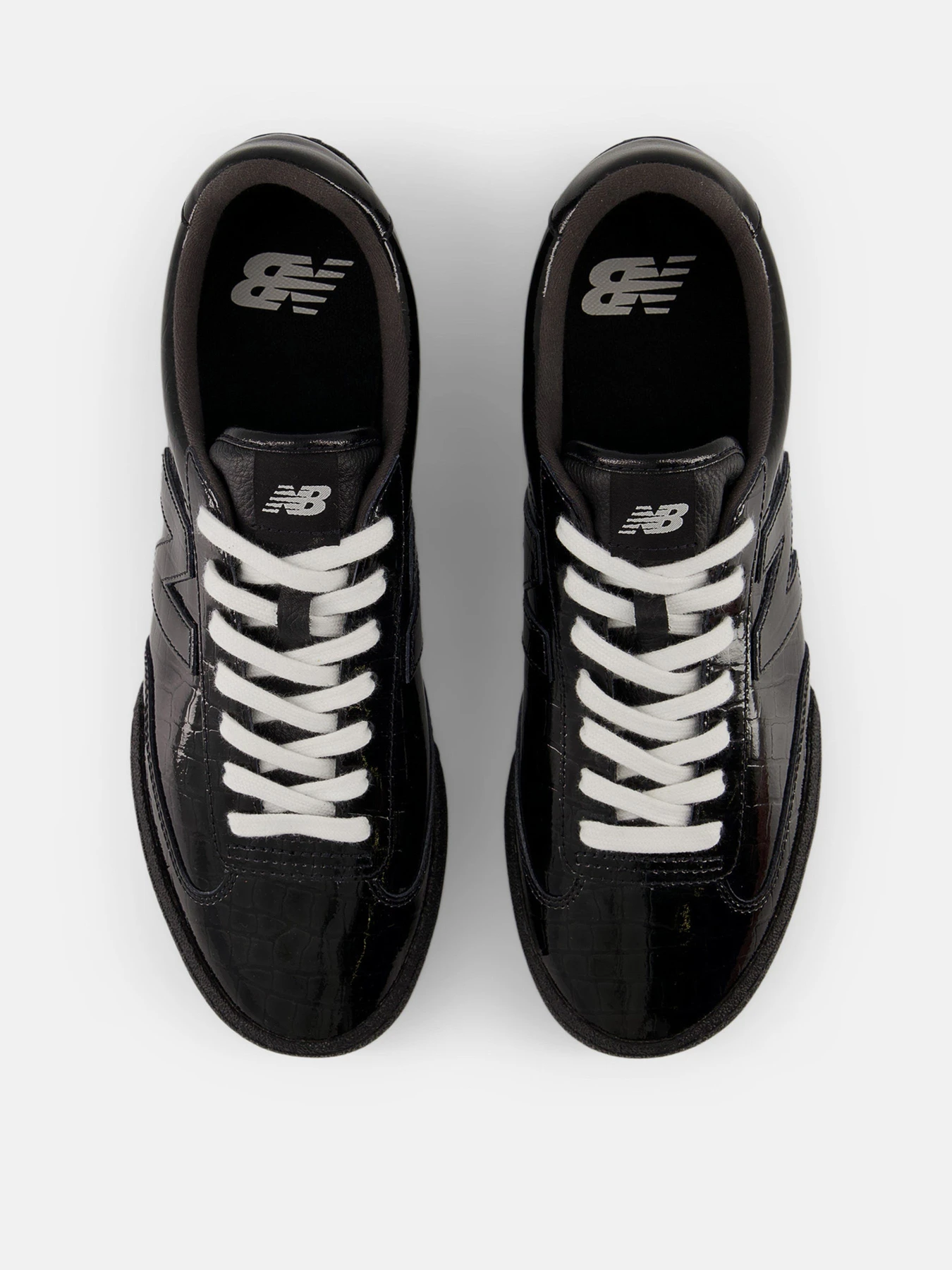 Кроссовки New Balance модель UGTR2SV Кроссовки New Balance модель UGTR2SV Фото