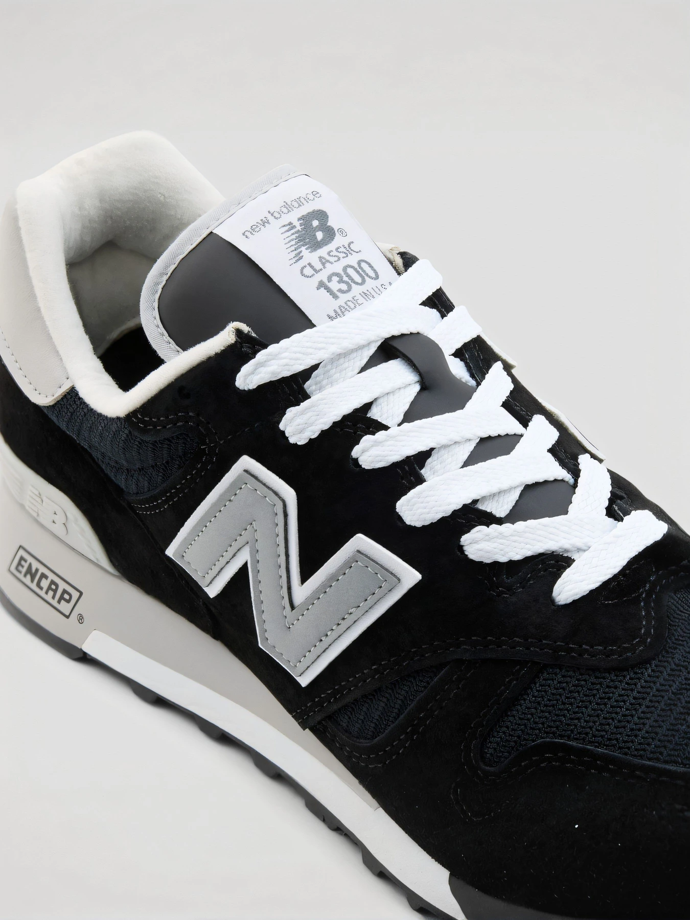 Кроссовки New Balance модель U1300BK Кроссовки New Balance модель U1300BK Фото