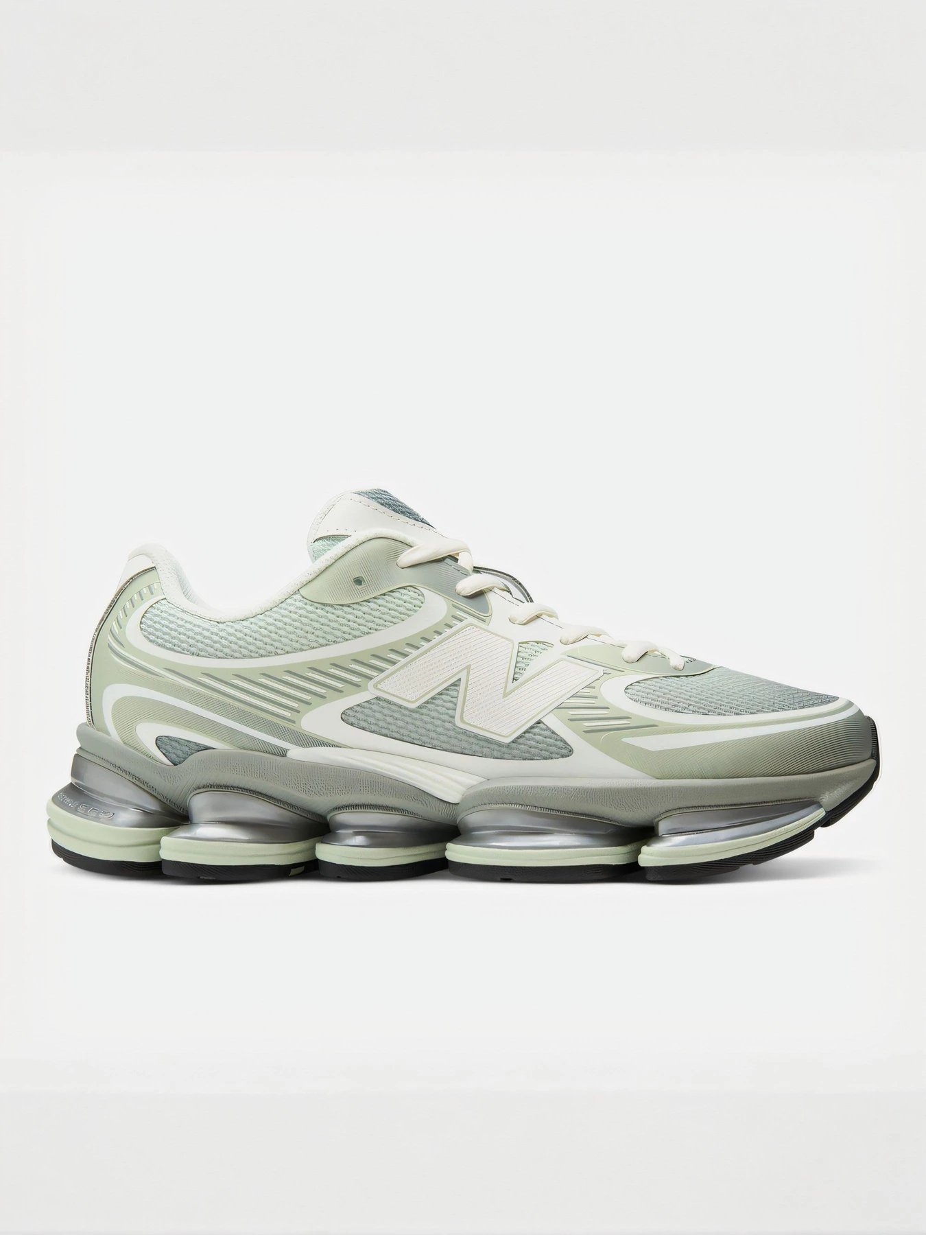 Кроссовки New Balance модель U20002UU Кроссовки New Balance модель U20002UU Фото