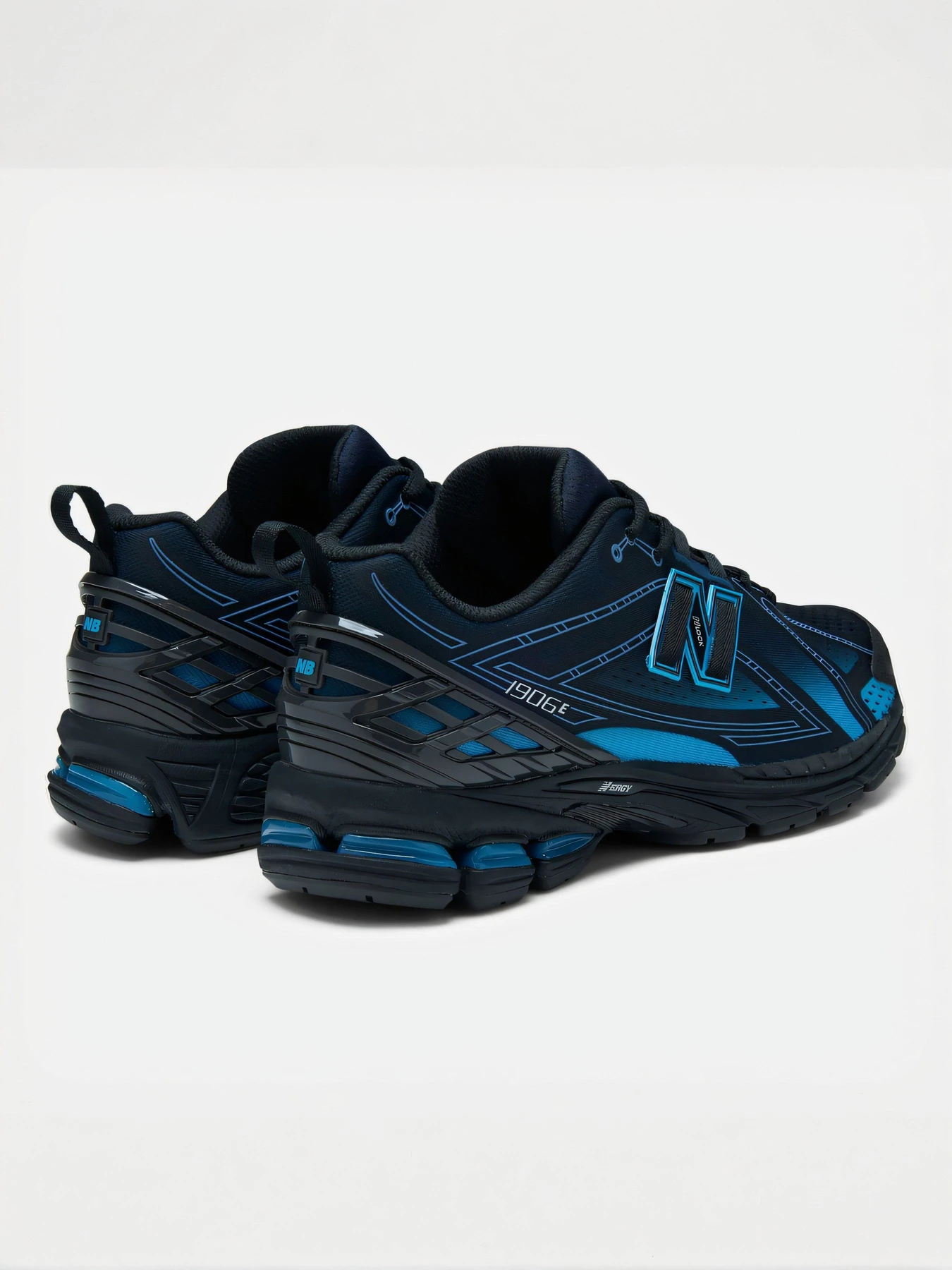 Кроссовки New Balance модель U19064Z7 Кроссовки New Balance модель U19064Z7 Фото