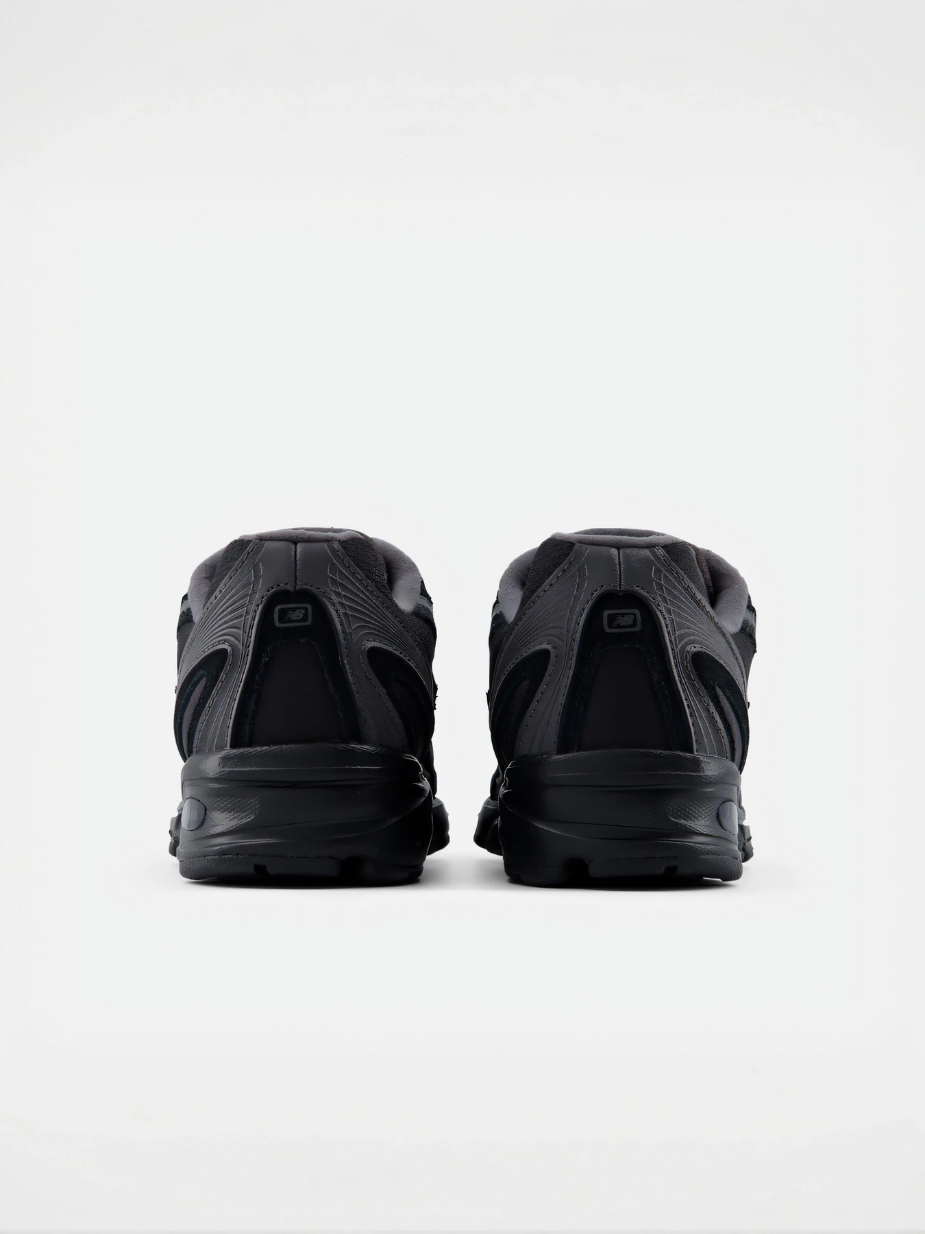 Кроссовки New Balance модель U7408XH Фото