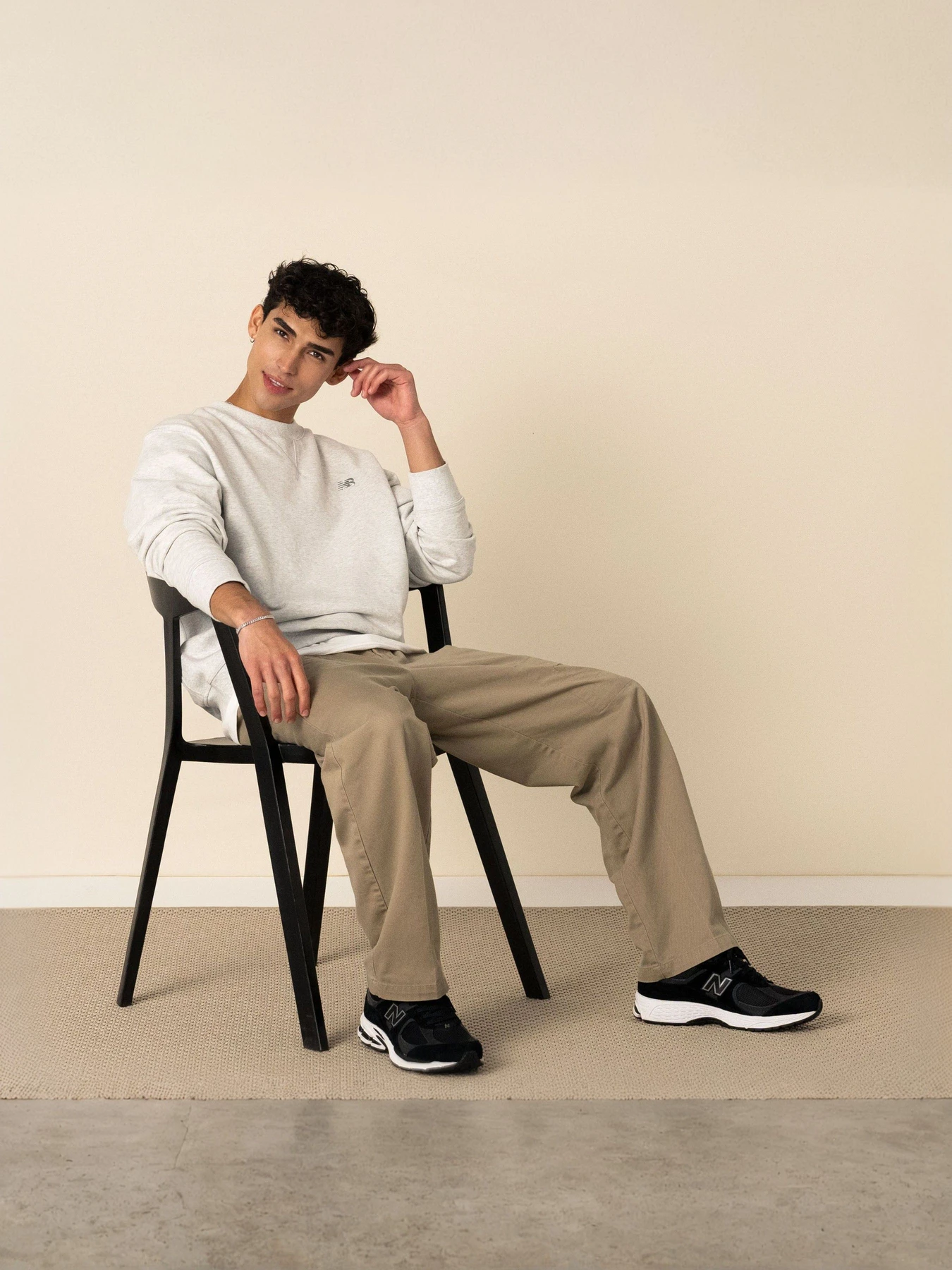 Кросівки New Balance модель M2002RBK Фото