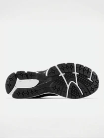 Кросівки New Balance модель M2002RBK Фото