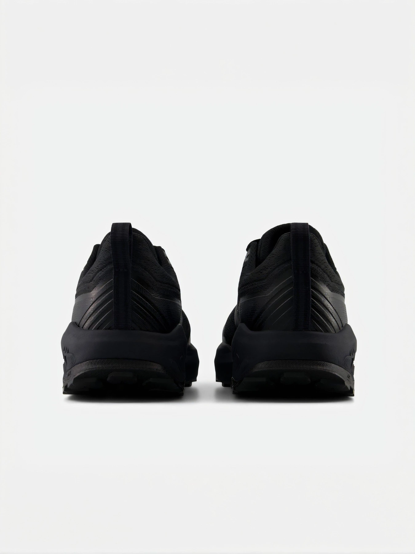Кроссовки New Balance модель MGARO2RN Кроссовки New Balance модель MGARO2RN Фото