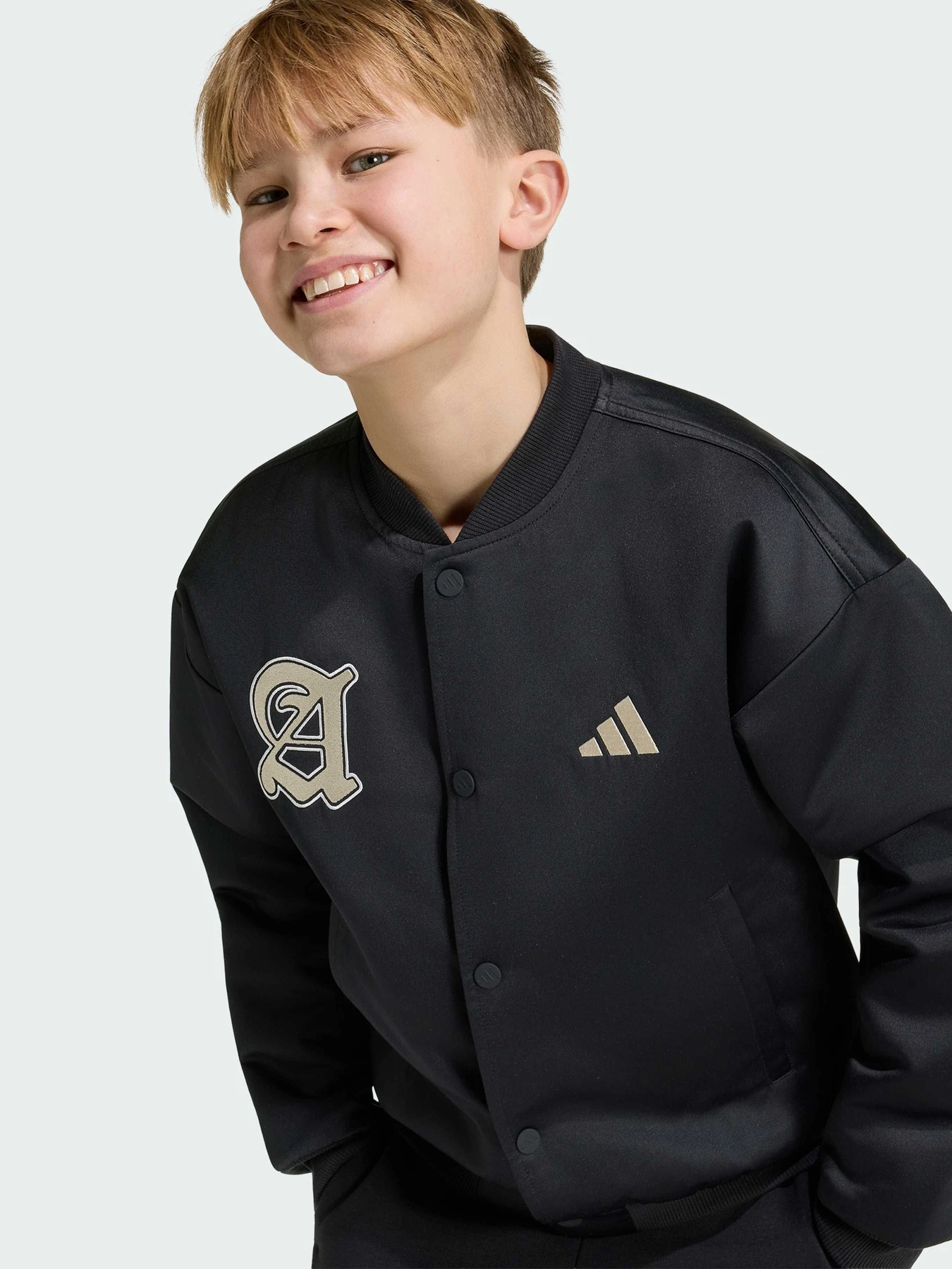Куртки та дублянки Adidas модель KH0188 Фото